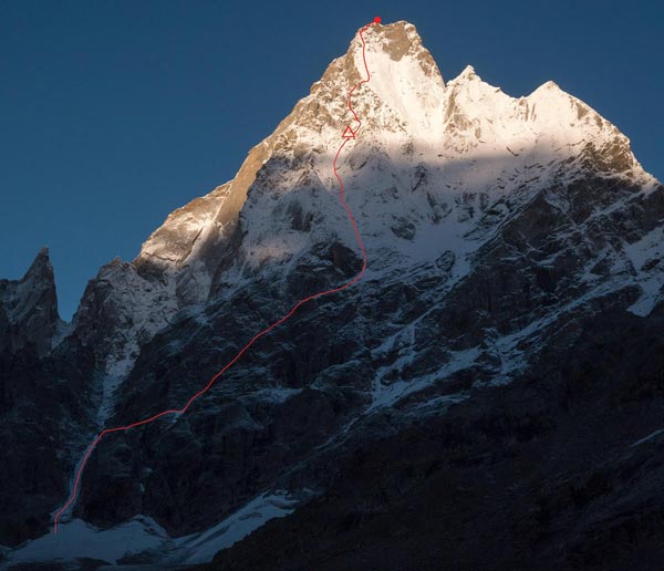 Nueva ruta japonesa al Cerro Kishtwar Nueva ruta japonesa al Cerro Kishtwar