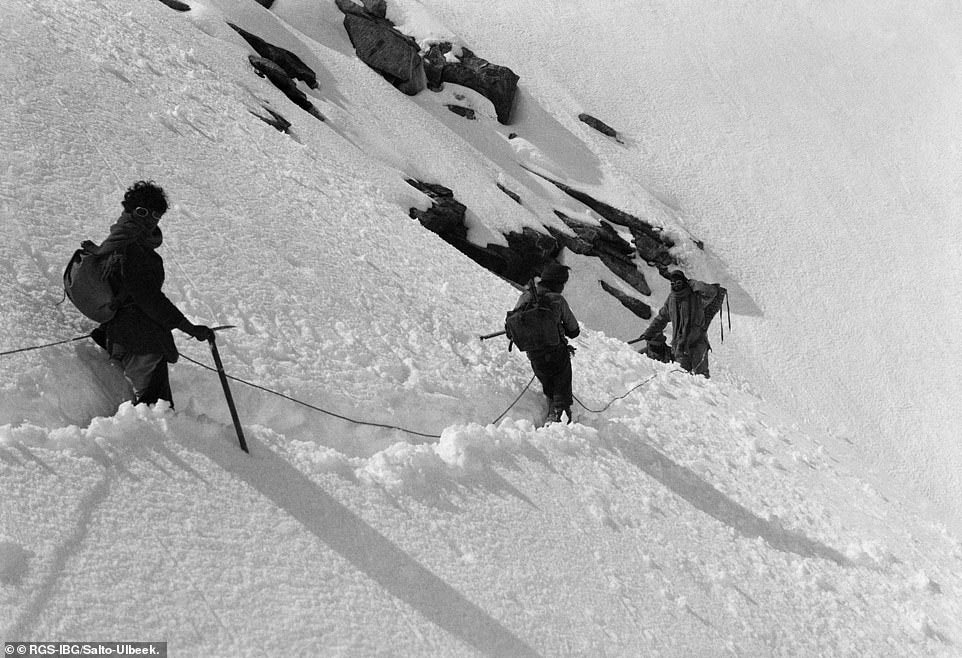 Se descubren nuevas imágenes del primer intento de George Mallory al Everest Se descubren nuevas imágenes del primer intento de George Mallory al Everest