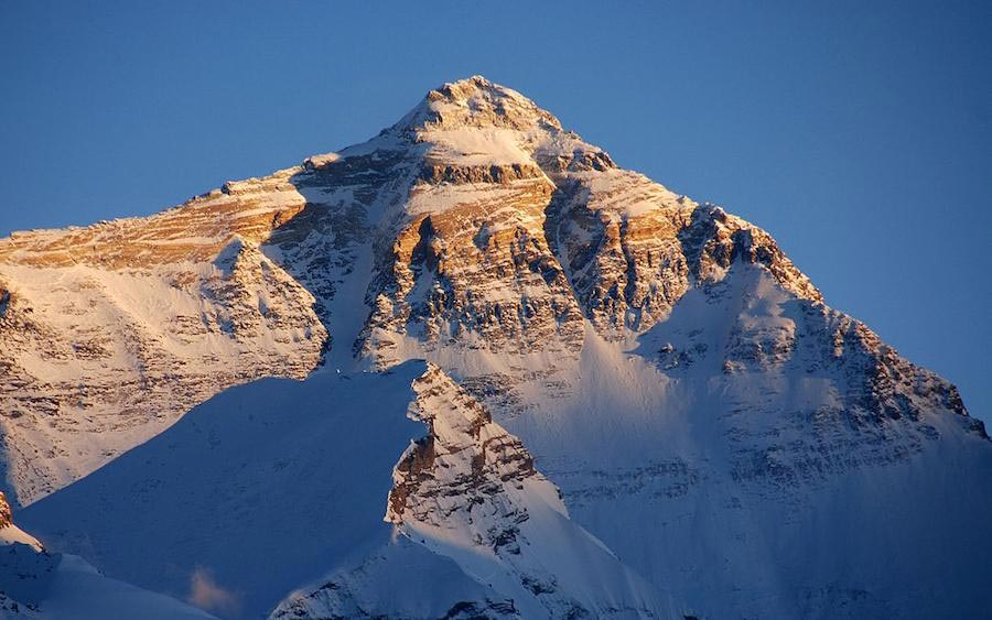 Nueva ruta en el Everest Nueva ruta en el Everest