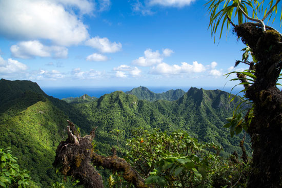 La ruta hacia la roca sagrada de las Islas Cook La ruta hacia la roca sagrada de las Islas Cook