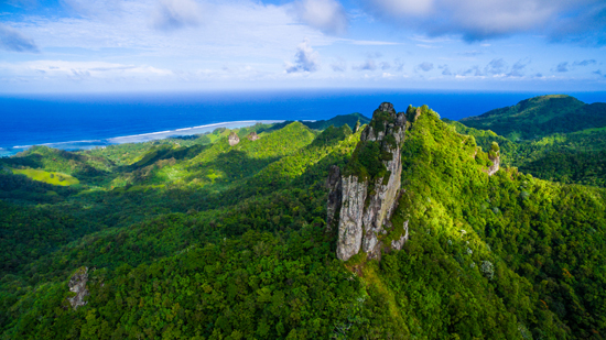 La ruta hacia la roca sagrada de las Islas Cook La ruta hacia la roca sagrada de las Islas Cook