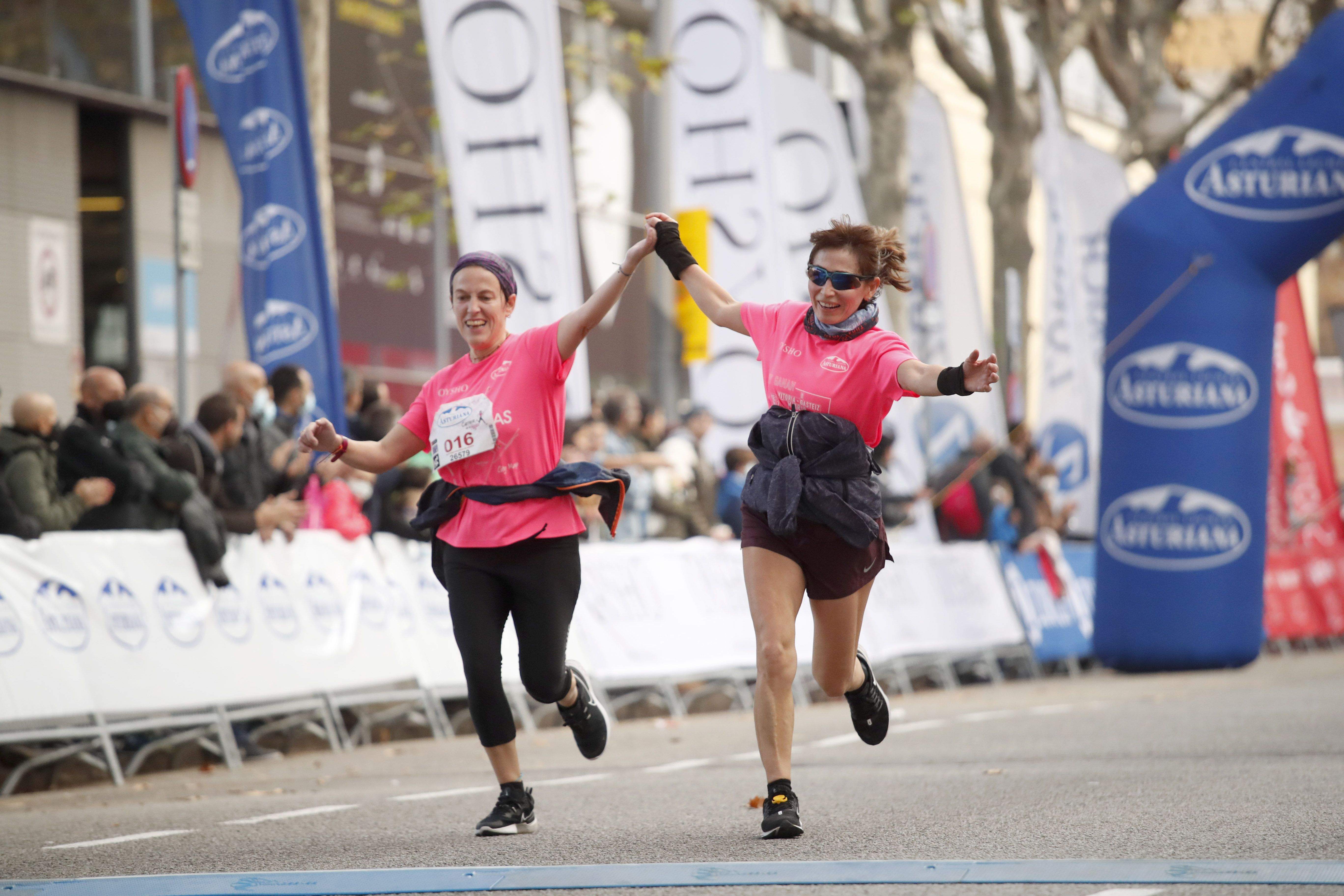 Las mejores fotos de la Carrera de la Mujer Central Lechera Asturiana Barcelona 2021 (LLEGADAS)