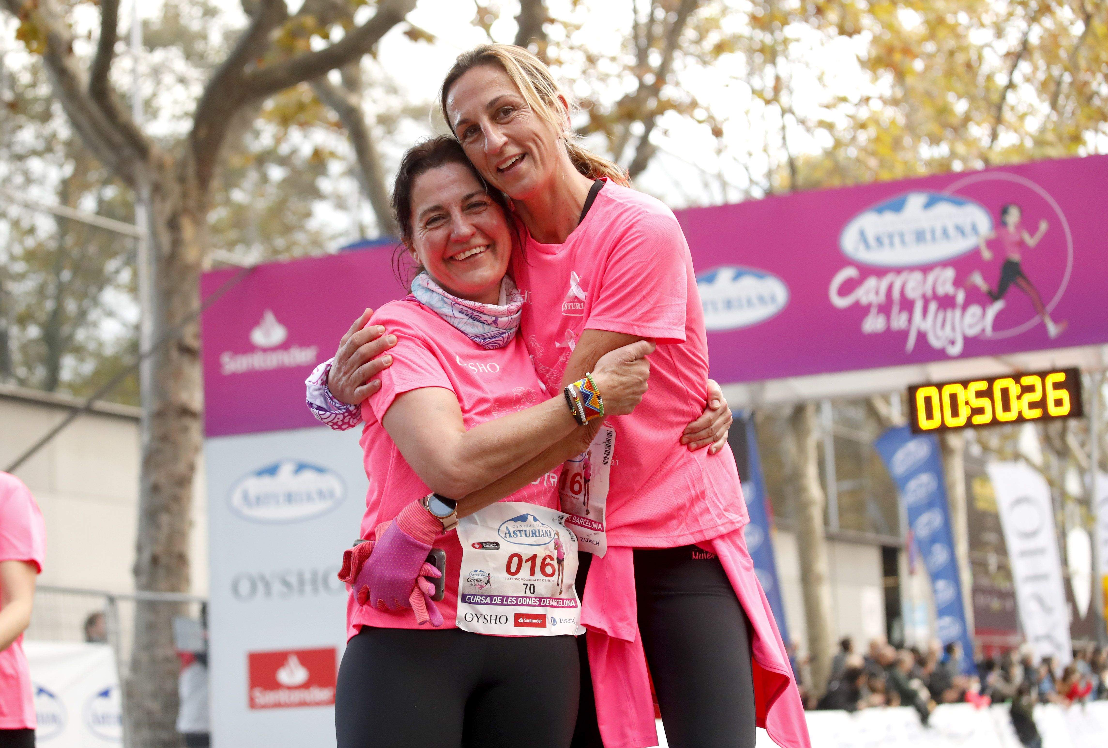 Las mejores fotos de la Carrera de la Mujer Central Lechera Asturiana Barcelona 2021 (LLEGADAS)