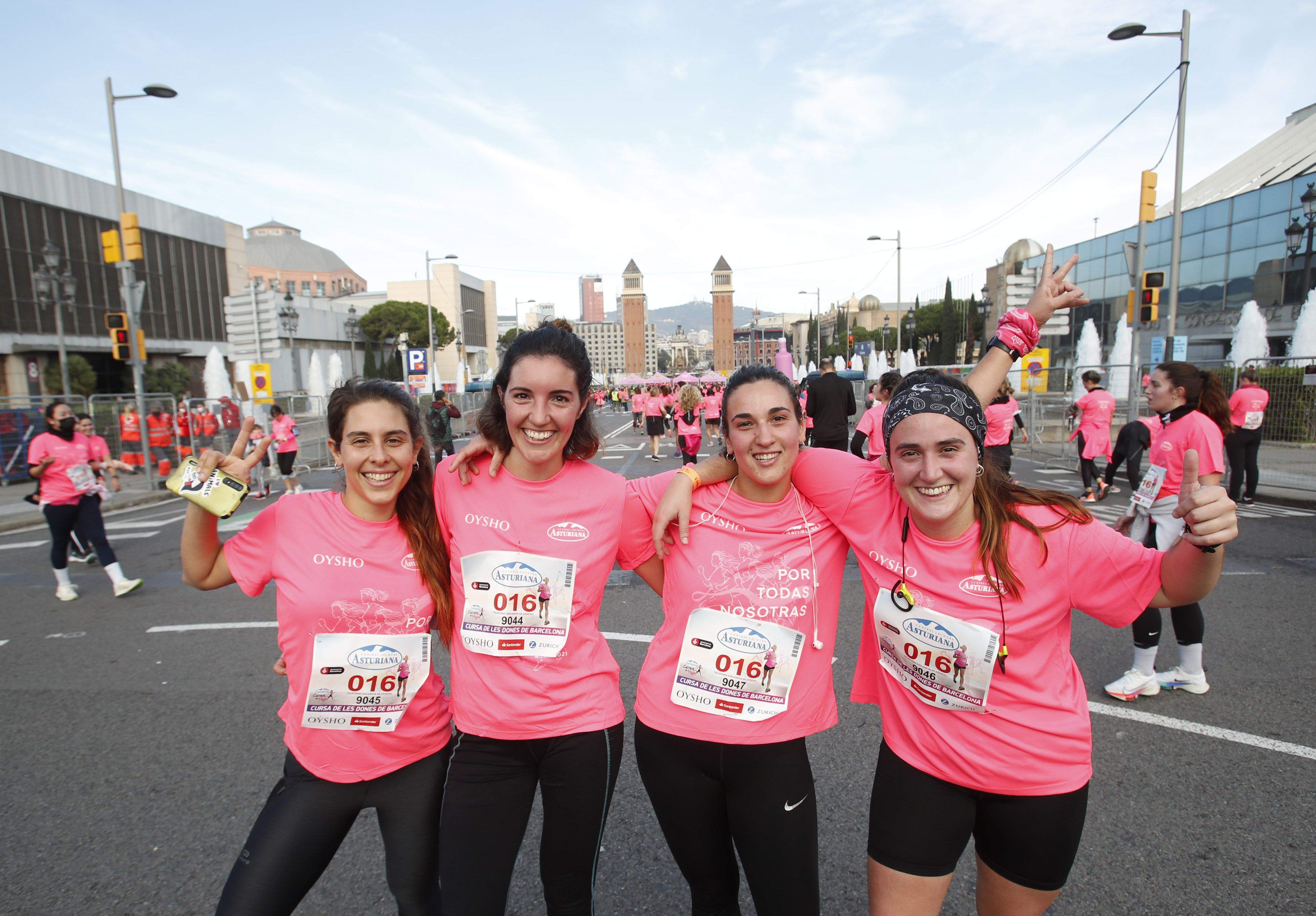Las mejores fotos de la Carrera de la Mujer Central Lechera Asturiana Barcelona 2021 (LLEGADAS)