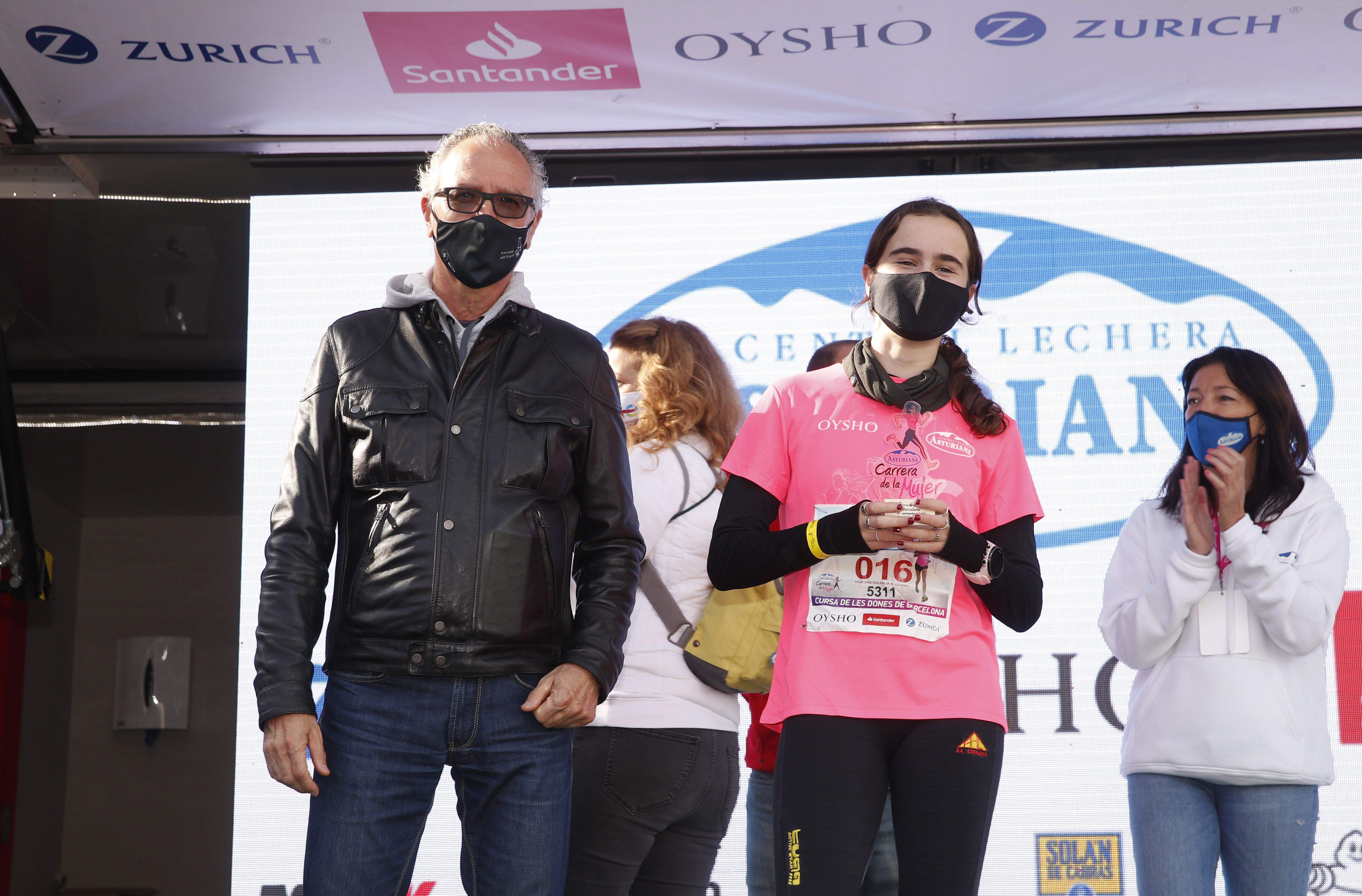 Las mejores fotos de la Carrera de la Mujer Central Lechera Asturiana Barcelona 2021 (CEREMONIAS DE PREMIACIÓN)