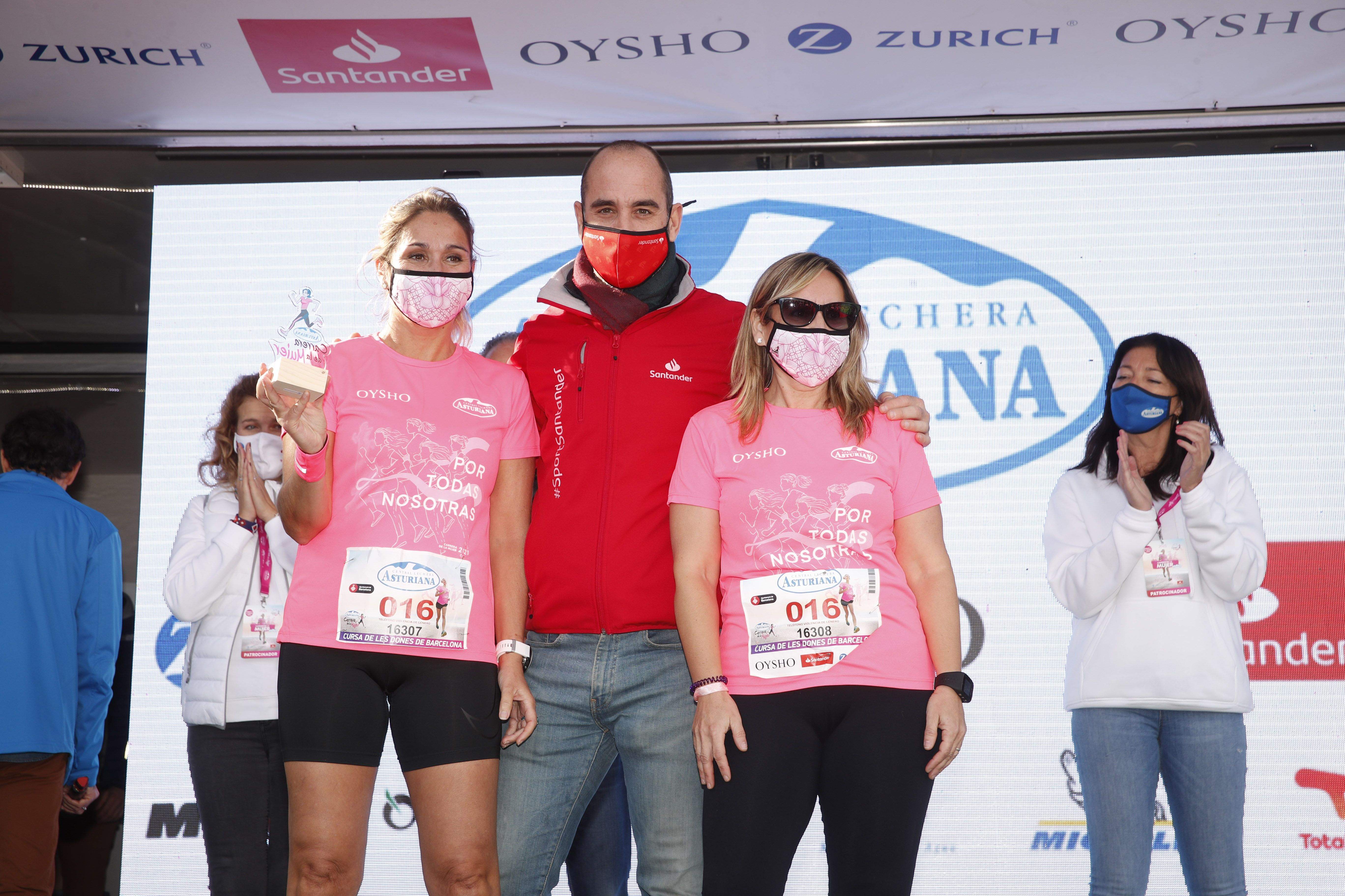 Las mejores fotos de la Carrera de la Mujer Central Lechera Asturiana Barcelona 2021 (CEREMONIAS DE PREMIACIÓN)
