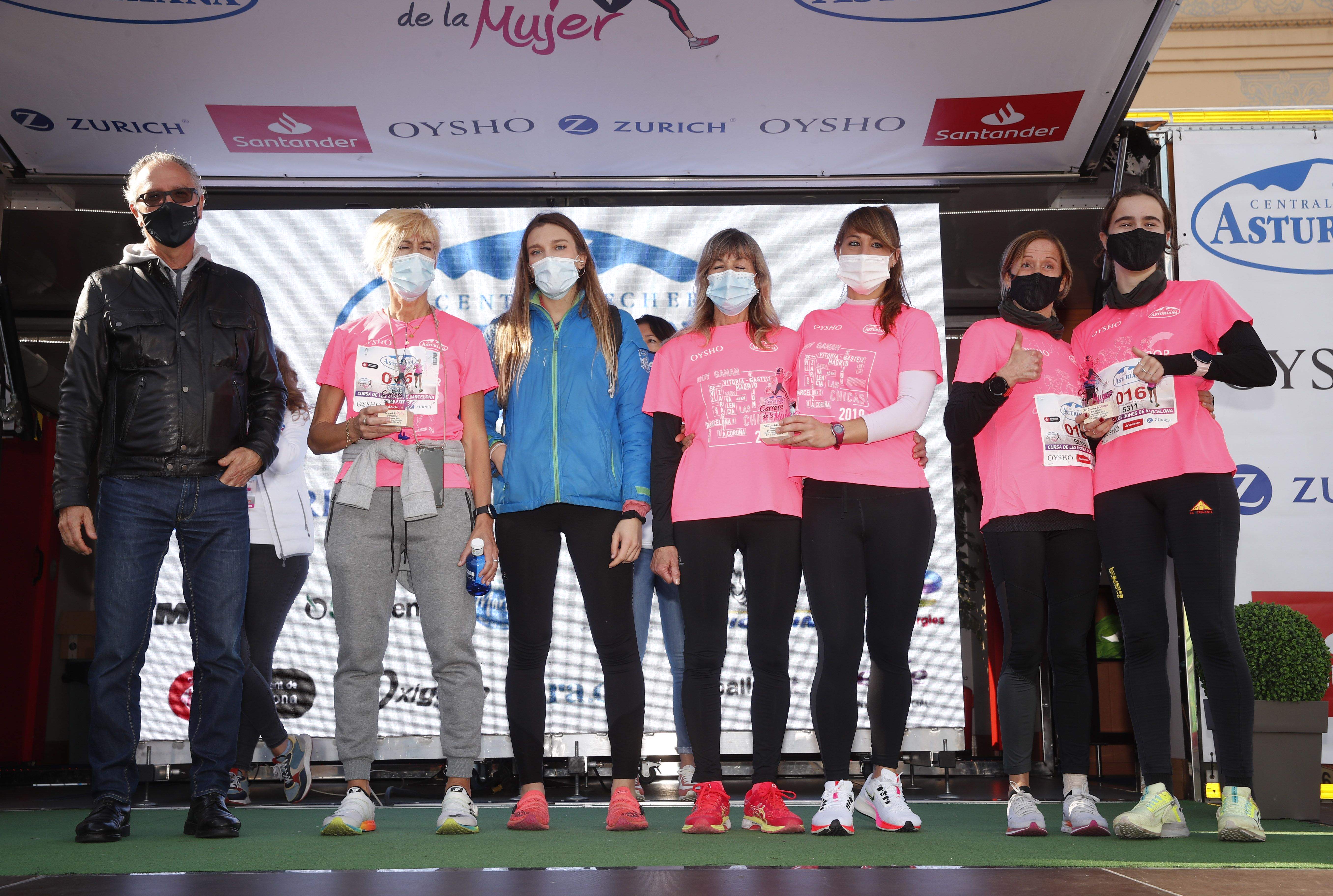 Las mejores fotos de la Carrera de la Mujer Central Lechera Asturiana Barcelona 2021 (CEREMONIAS DE PREMIACIÓN)