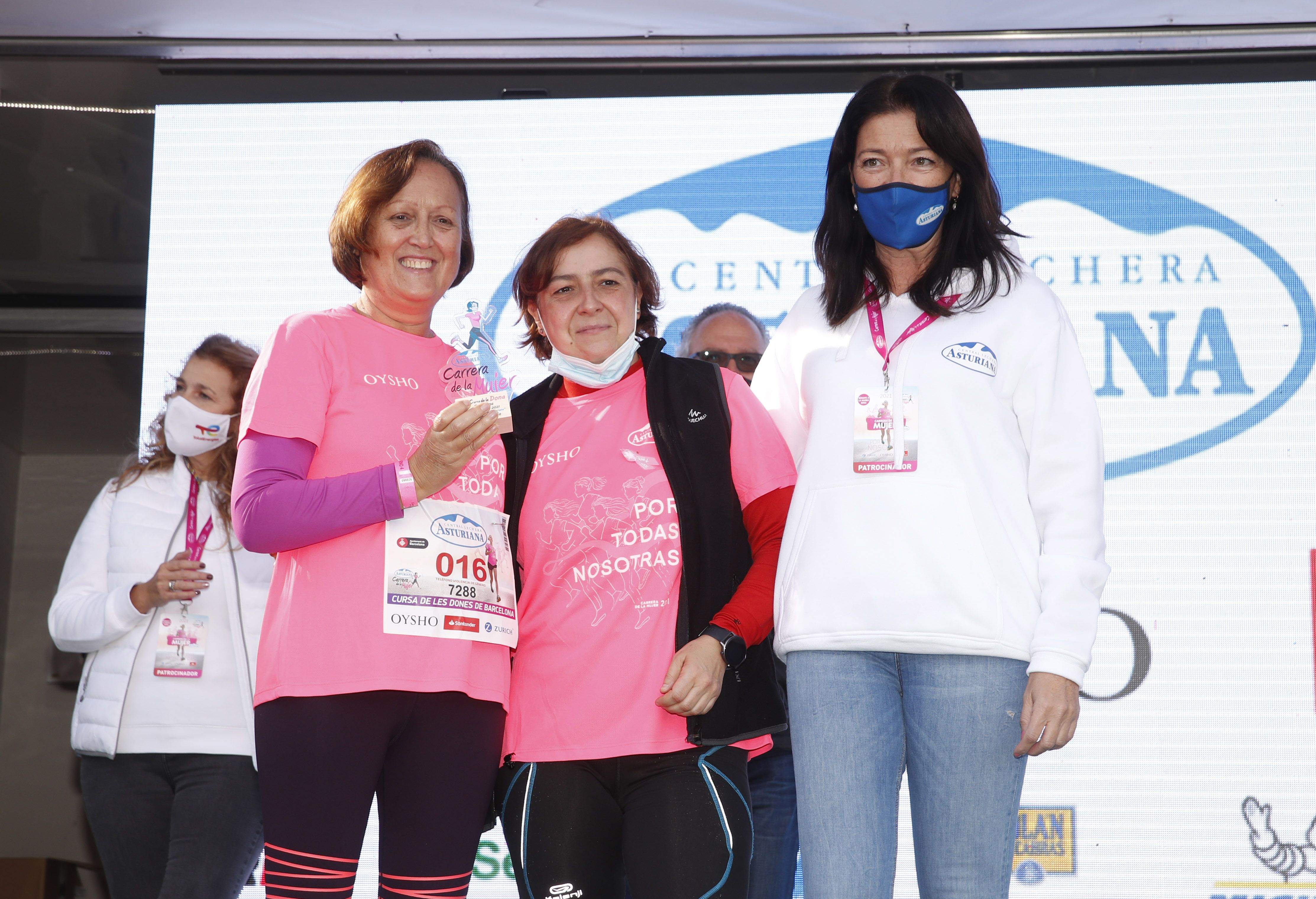 Las mejores fotos de la Carrera de la Mujer Central Lechera Asturiana Barcelona 2021 (CEREMONIAS DE PREMIACIÓN)