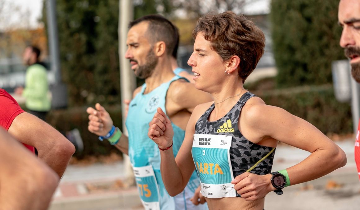 Marta Pérez durante su esfuerzo en el 10K de Alcobendas donde corrió en 15 04 los primeros 5K. VSM PHOTOEVENTS.