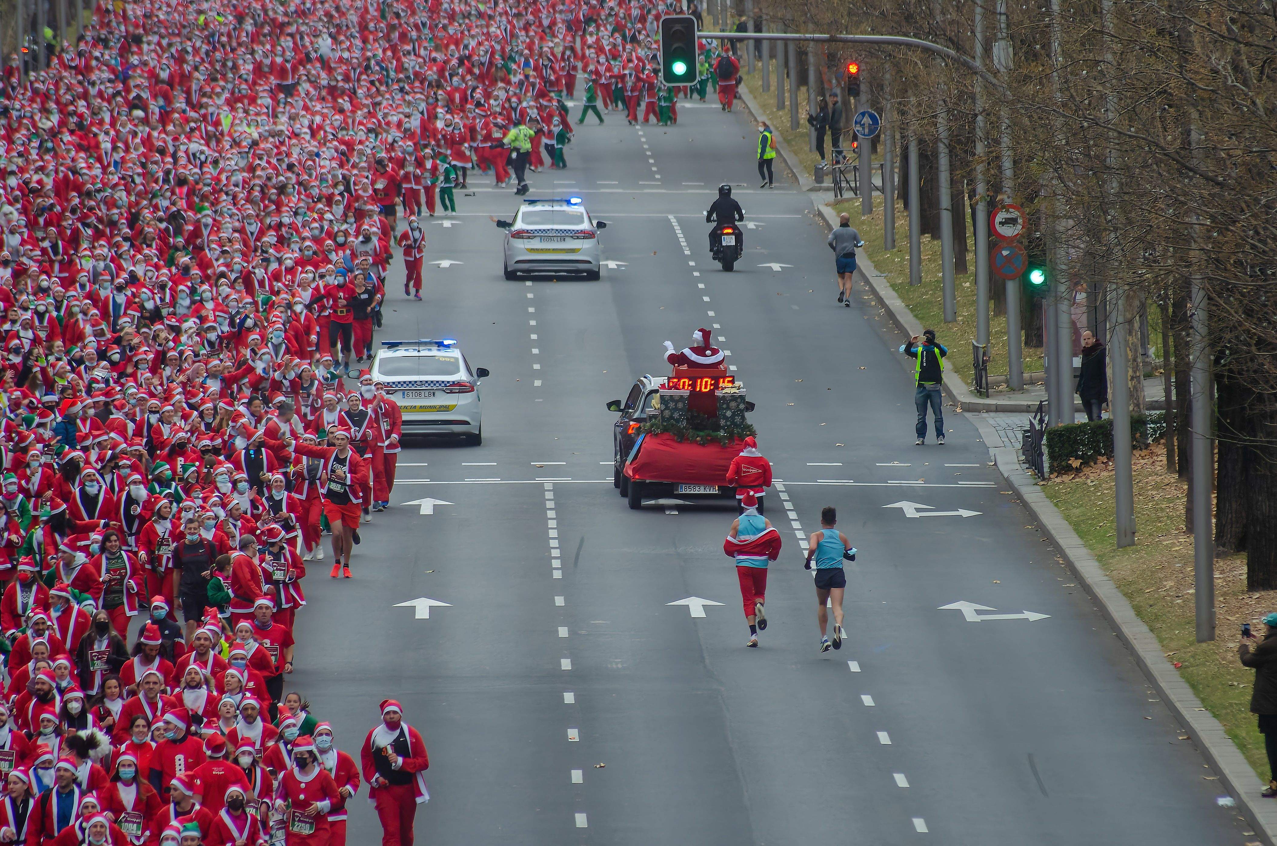 Una imagen de la Carrera Papá Noel El Corte Inglés de Madrid 2022.