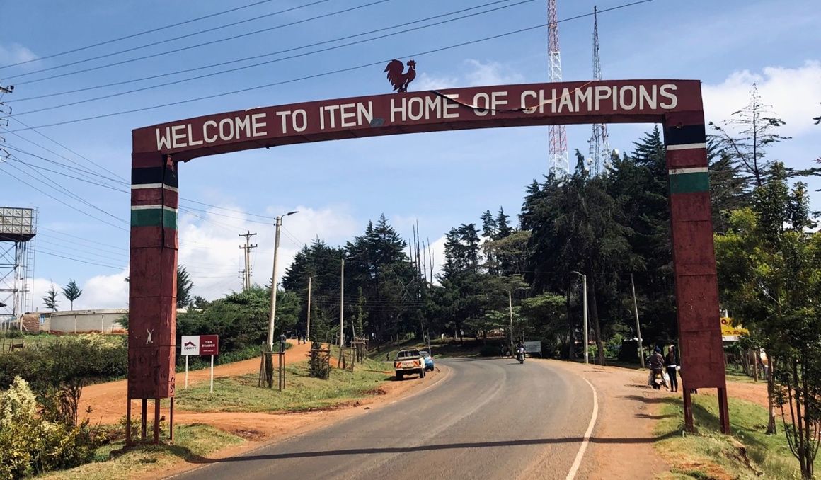 Una imagen de la entrada a Iten con el mantra que recibe a todos los atletas: 'The Home Of Champions'. Una imagen de la entrada a Iten con el mantra que recibe a todos los atletas: 'The Home Of Champions'.