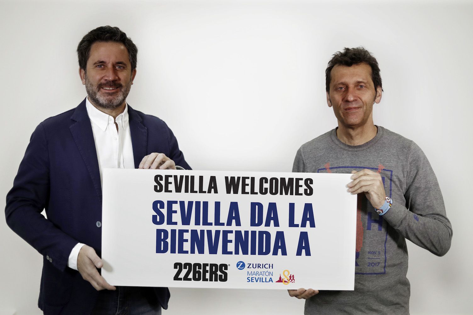 Ángel Sevillano, responsable de 226ERS, y Fran Chico, de Motorpress Eventos, organizadores del Zurich Maratón de Sevilla.