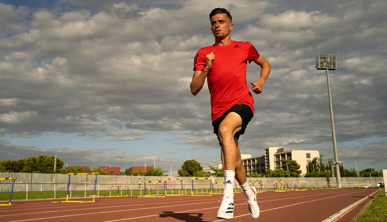 Carlos Mayo, plusmarquista español de media maratón, se une a Víctor García en un campus para atletas populares que se celebrará en Broncéales (Teruel) los días 14, 15 y 16 de junio. Carlos Mayo, plusmarquista español de media maratón, se une a Víctor García en un campus para atletas populares que se celebrará en Broncéales (Teruel) los días 14, 15 y 16 de junio.