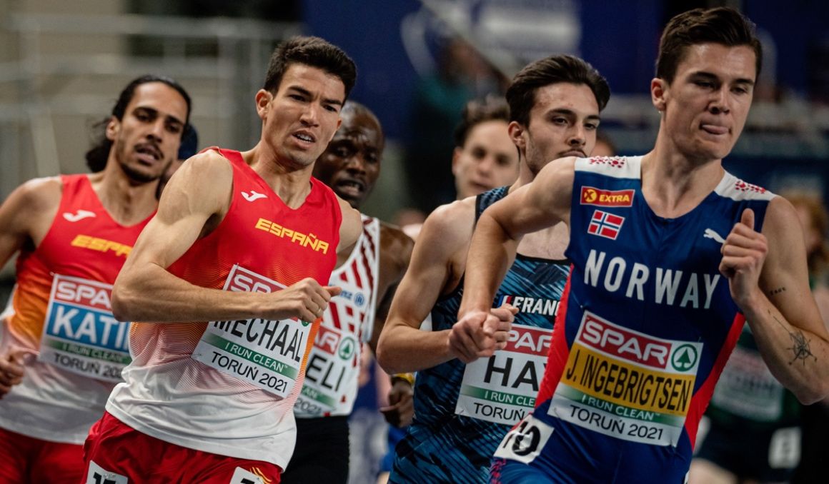 Adel Mechaal a la estela de Jakob Ingebrigtsen en el Campeonato de Europa de Toruń 2021. SPORTMEDIA.