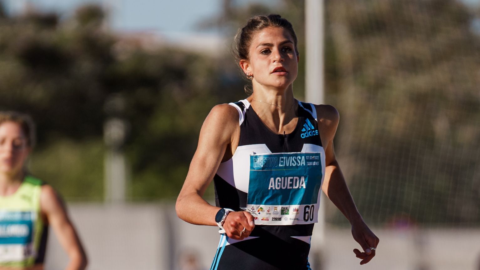 Águeda Muñoz hizo valer su poderos final para imponerse en los 2000 metros. SPORTMEDIA.