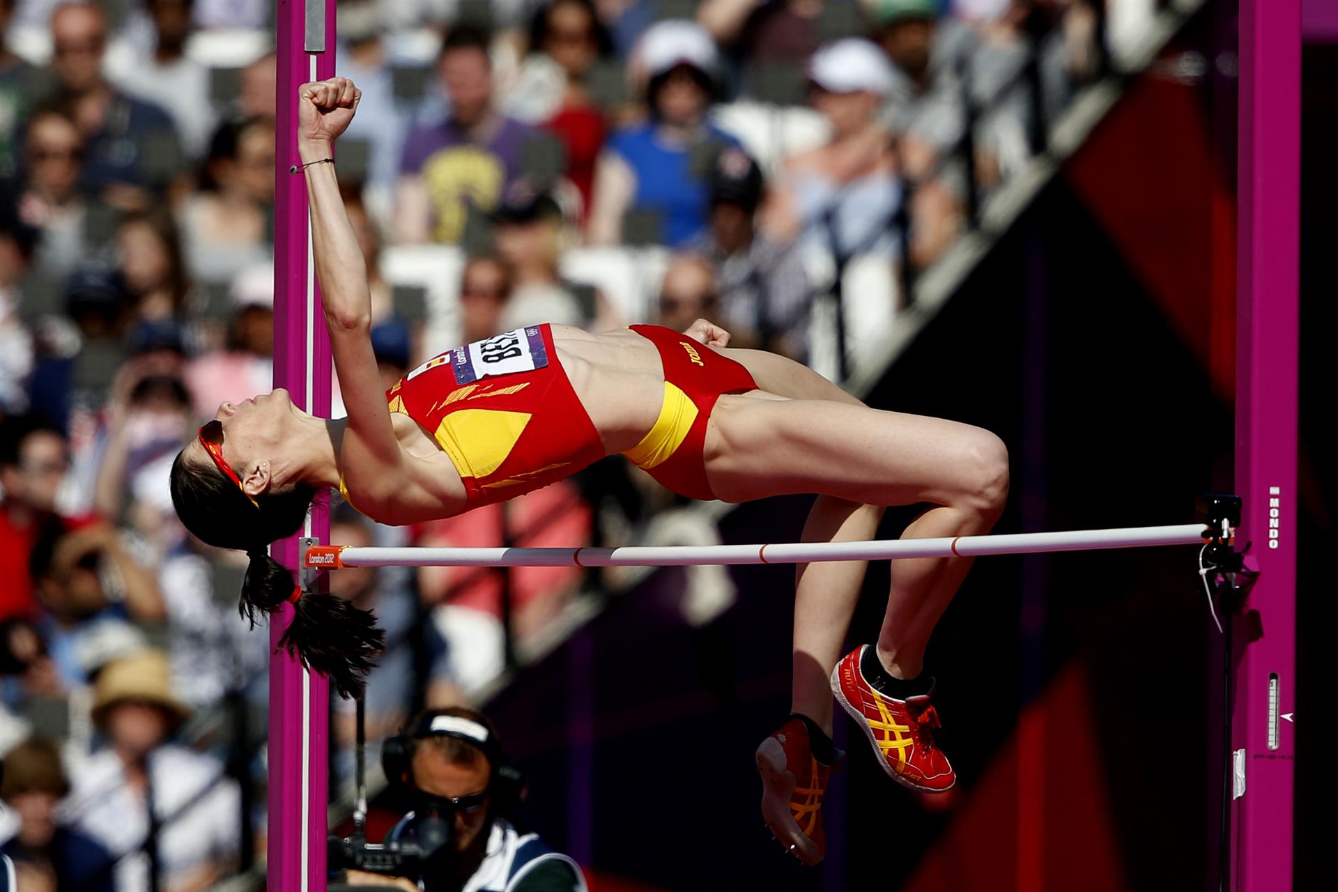 Ruth Beitia durante su participación en los Juegos Olímpicos de Londres 2012, donde inicialmente fue cuarta para después recibir el bronce. EFE. Ruth Beitia durante su participación en los Juegos Olímpicos de Londres 2012, donde inicialmente fue cuarta para después recibir el bronce. EFE.