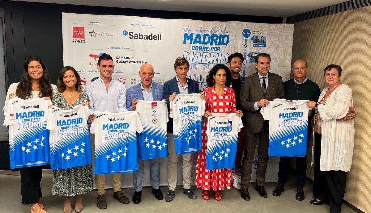 Organizadores, autoridades, patrocinadores y atletas que estuvieron en la presentación oficial de Madrid Corre por Madrid.