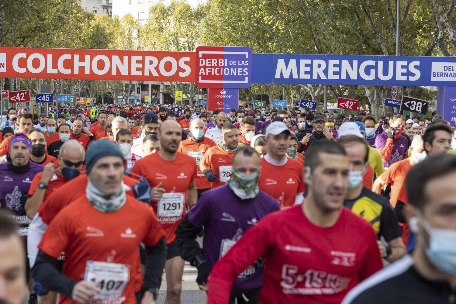 ¿Merengues o colchoneros? Tú verás con quién corres el próximo 13 de noviembre. ¿Merengues o colchoneros? Tú verás con quién corres el próximo 13 de noviembre.