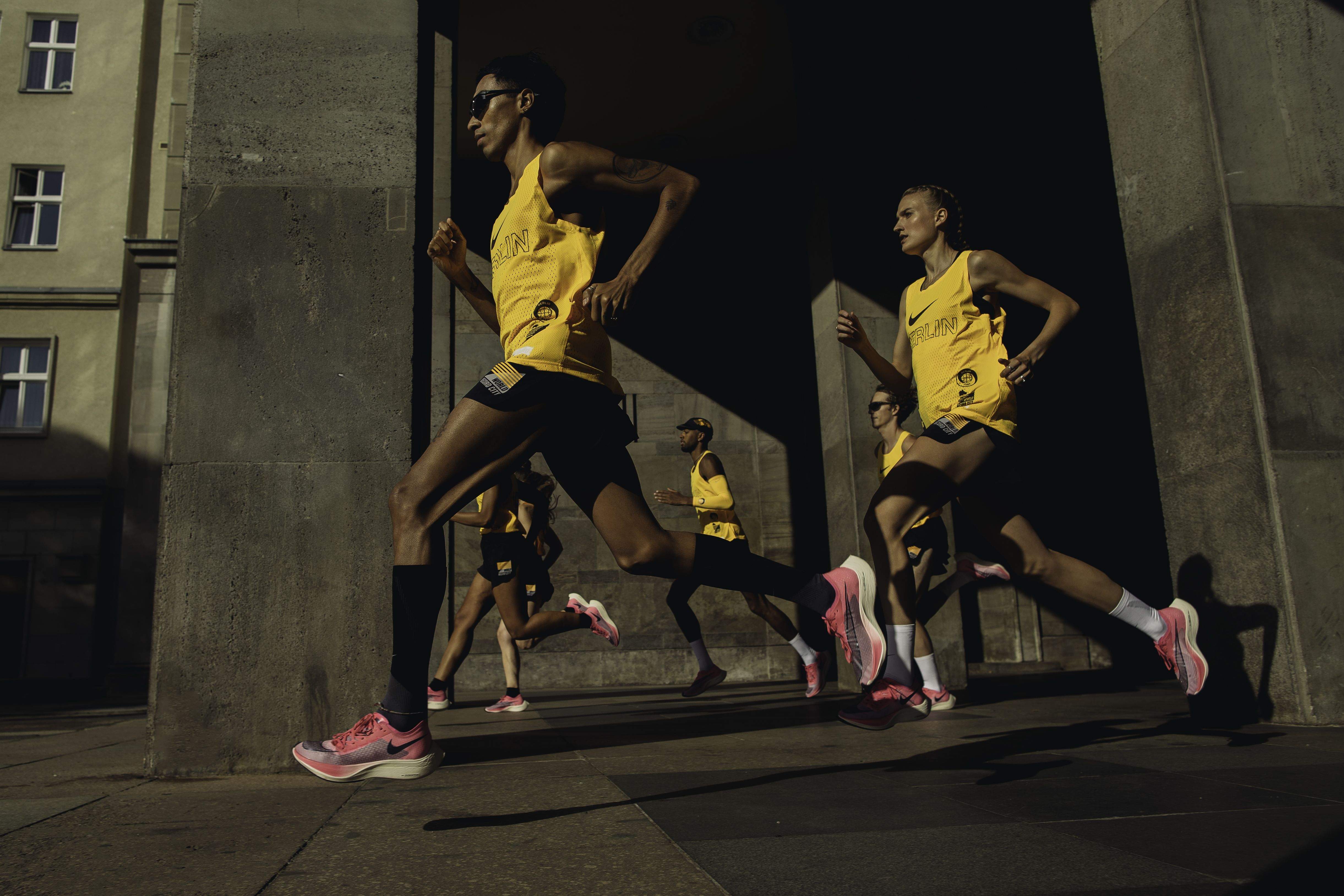 Es un error muy común centrarse en rodar y rodar largo cuando estamos preparando un maratón; el trabajo de velocidad también importa... mucho.