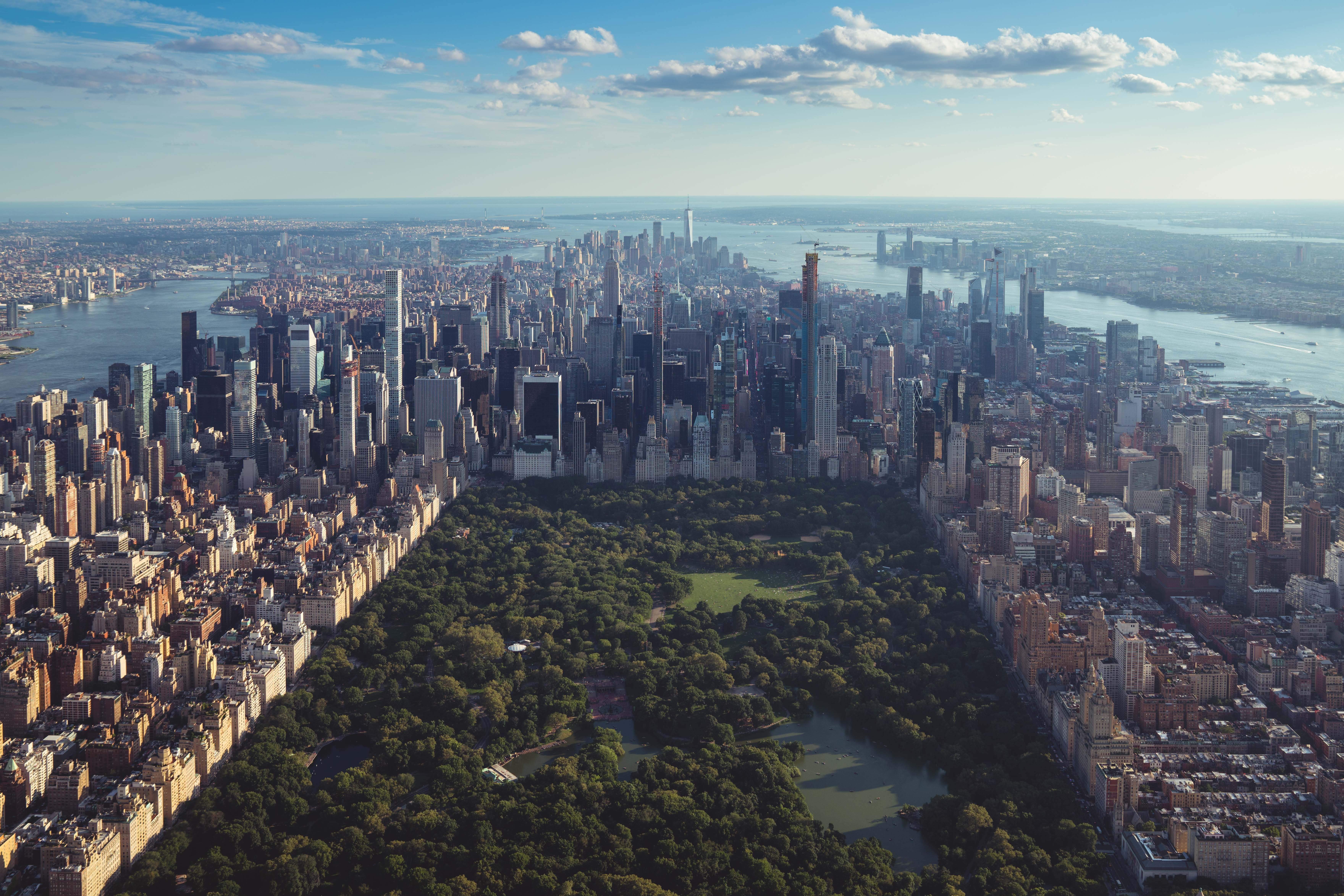 Nueva York te ofrece miles de posibilidades para disfrutar como si no hubiera mañana. JERMAINE ELLE. Nueva York te ofrece miles de posibilidades para disfrutar como si no hubiera mañana. JERMAINE ELLE.