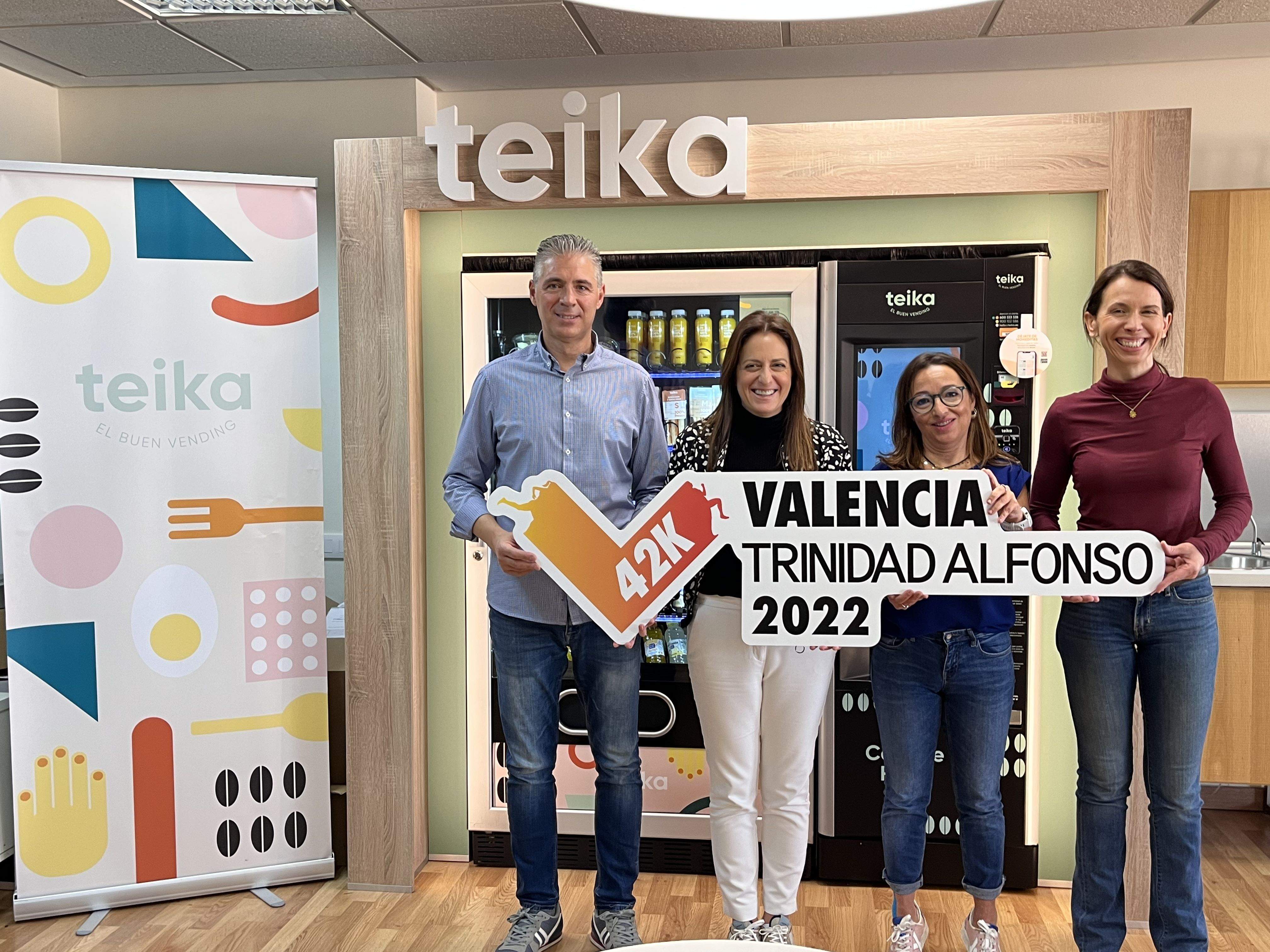 José Garay, entrenador de Cárnicas Serrano; Puri Naya, directora de Comunicación de Teika; Eva Agea, psicóloga deportiva; y Virginia López, co-directora médica del Maratón Valencia.