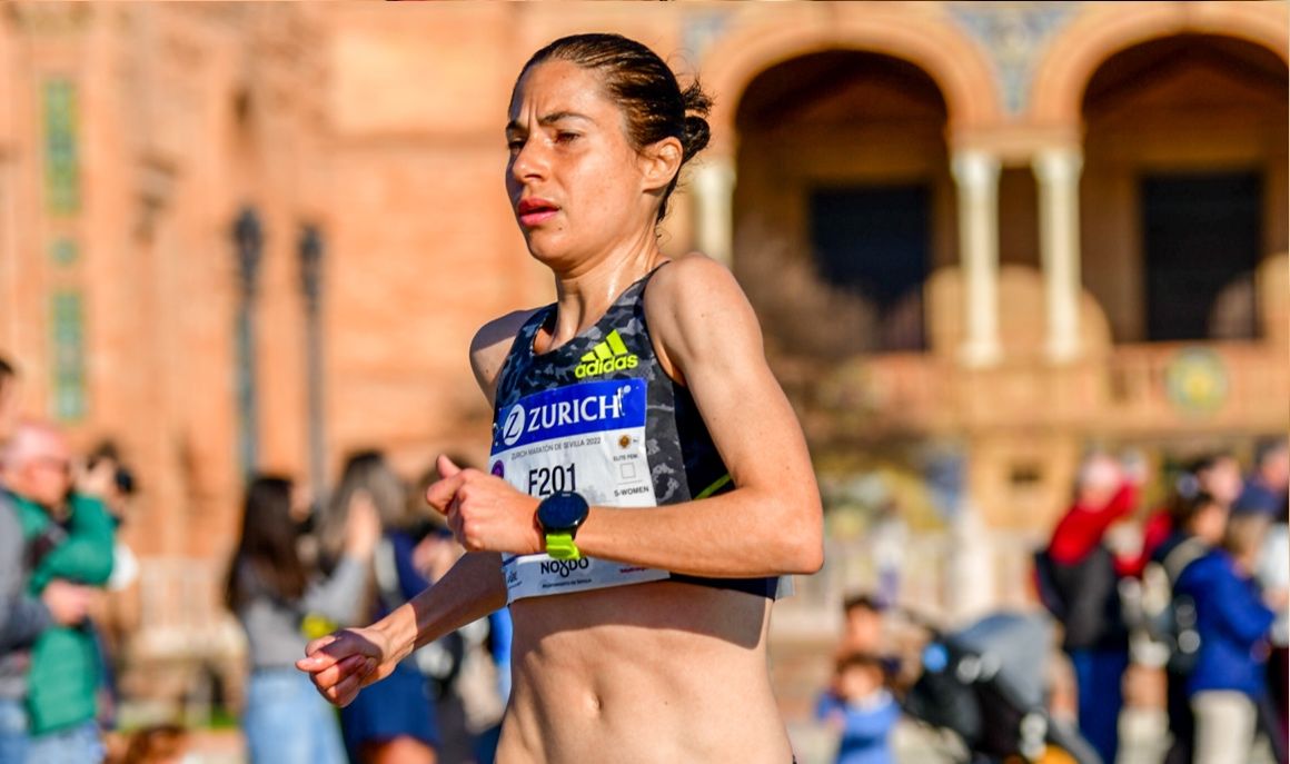 Marta Galimany en el Zurich Maratón de Sevilla 2022, donde también intentó el récord de España. CANO PHOTOSPORT.