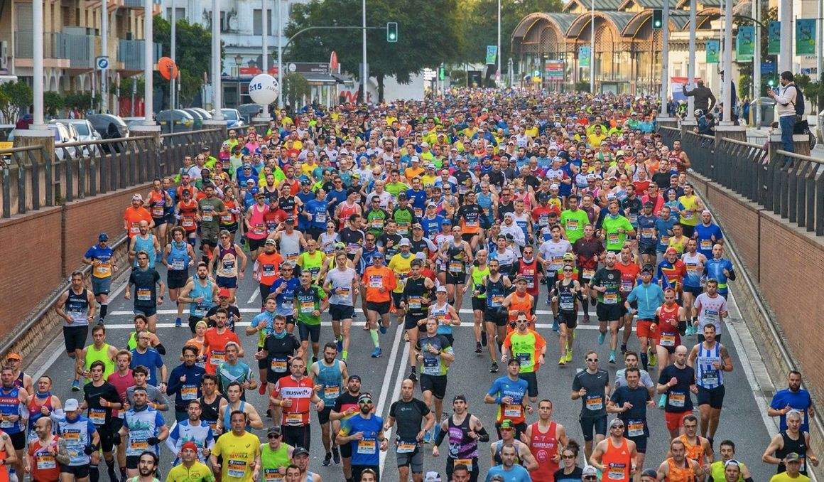 Una imagen del Zurich Maratón de Sevilla 2022. JUANJO ÚBEDA. Una imagen del Zurich Maratón de Sevilla 2022. JUANJO ÚBEDA.
