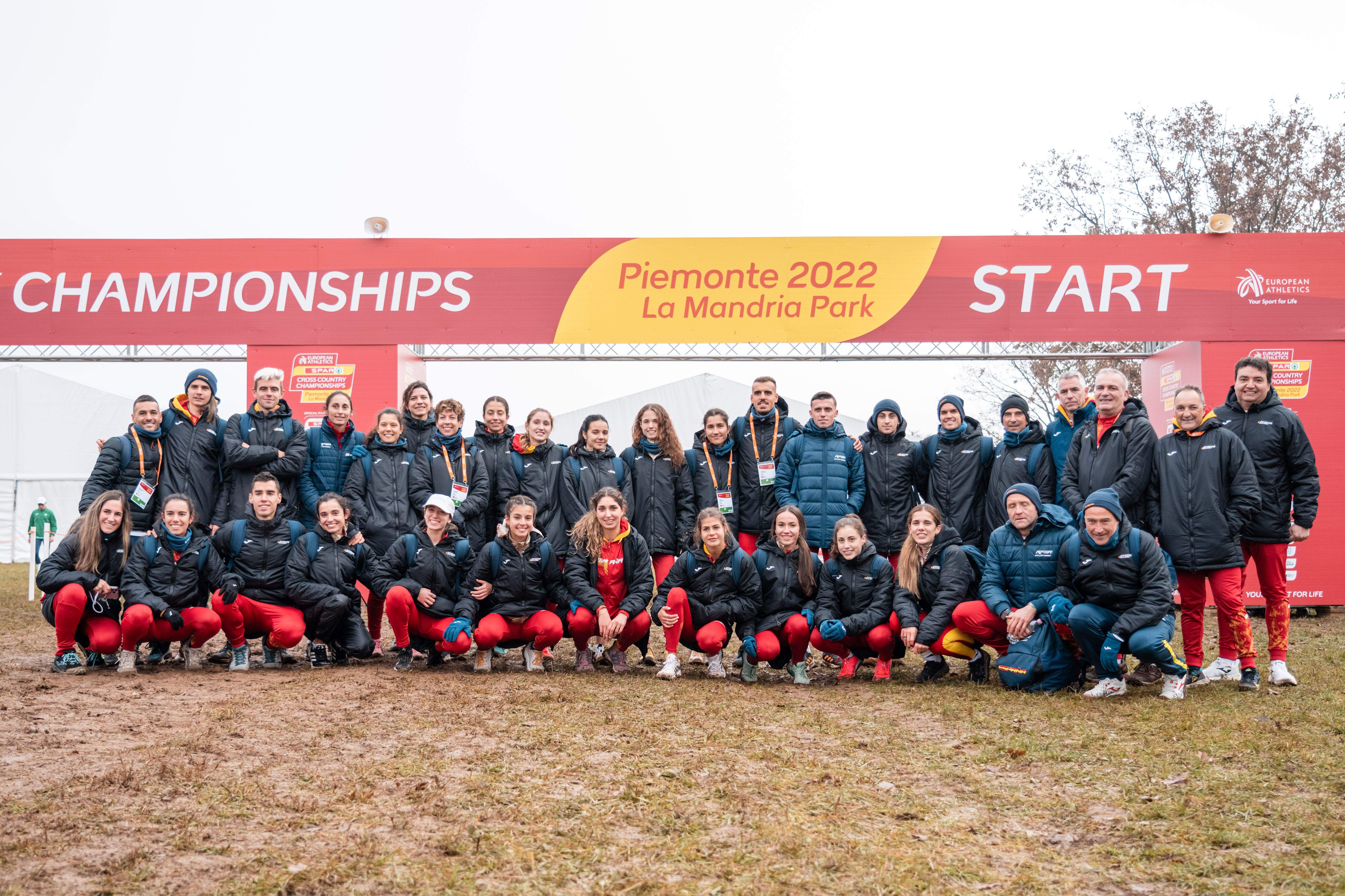 El equipo español en el Campeonato de Europa de Cross de Turín 2022. SPORTMEDIA.