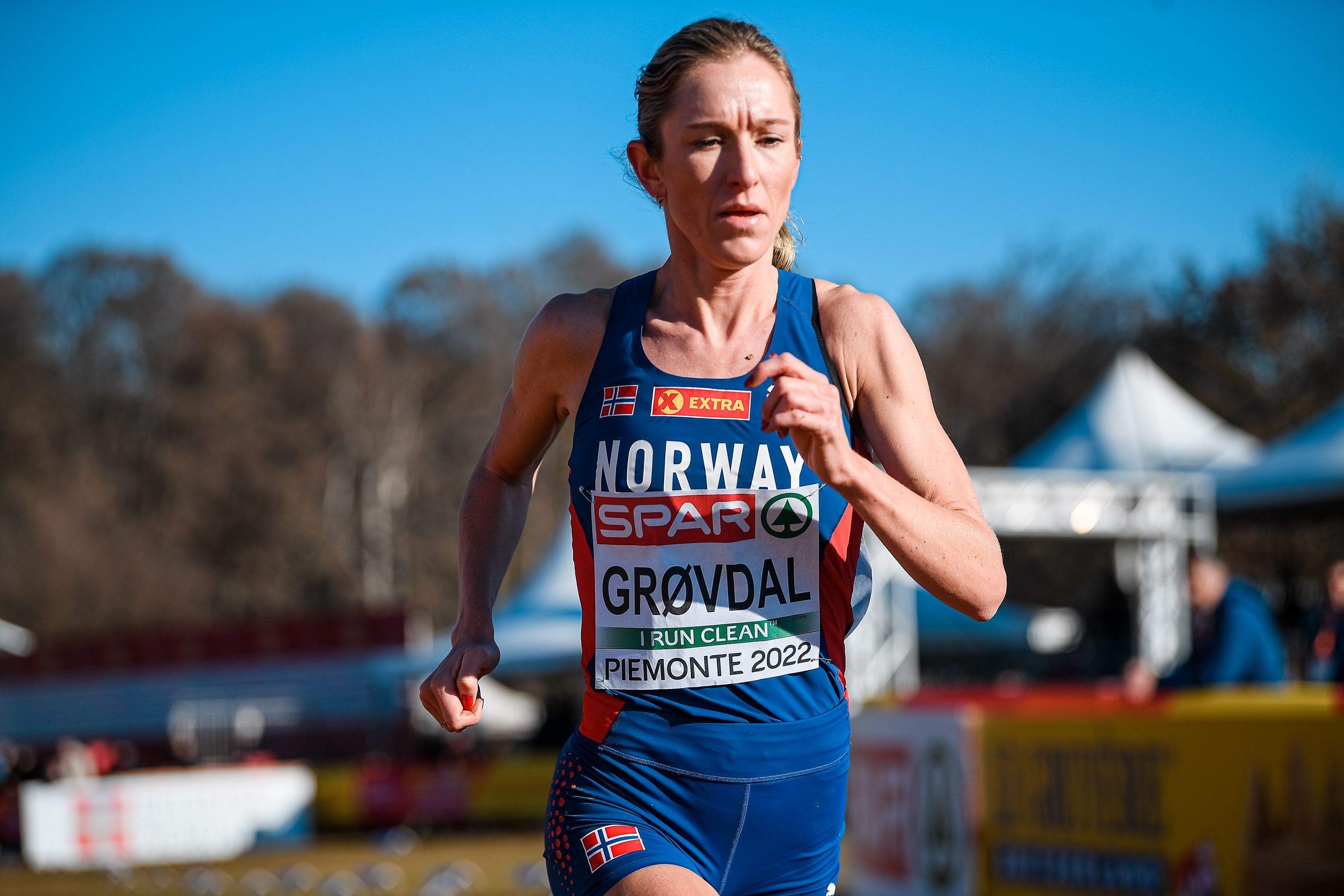 Karoline Grøvdal suma su novena medalla individual en campeonatos de Europa de cross. EUROPEAN ATHLETICS.
