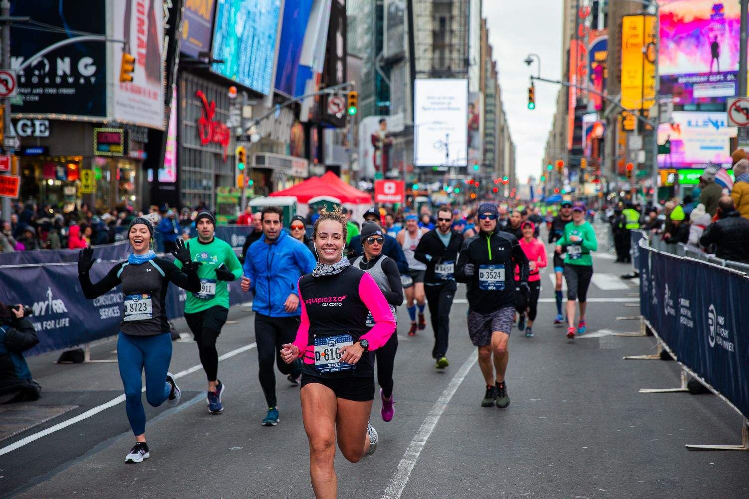 Imagen del Medio Maratón de Nueva York a su paso por Times Square