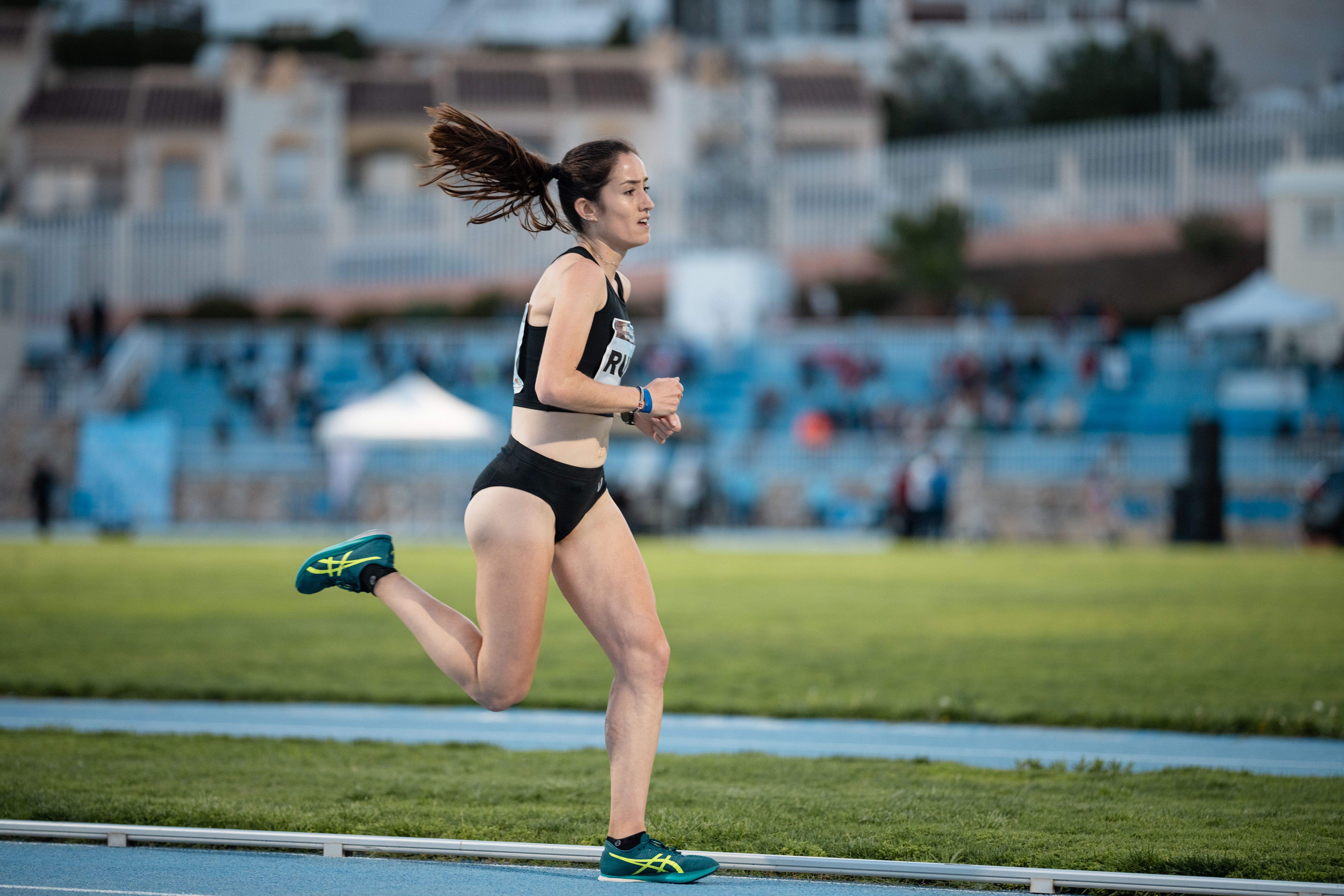 Cristina Ruiz en su pelea durante los 5.000 metros. Fue novena con 15:33.67. SPORTMEDIA. Cristina Ruiz en su pelea durante los 5.000 metros. Fue novena con 15:33.67. SPORTMEDIA.