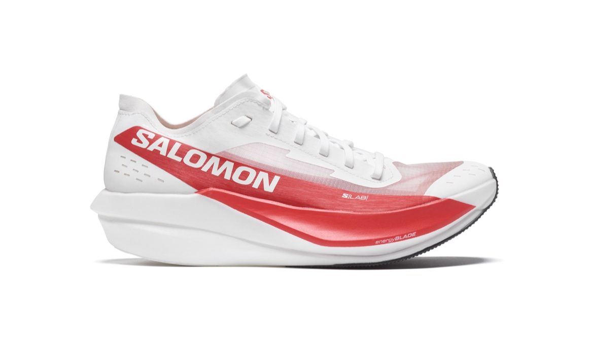 Así son las Salomon SLAB Phantasm 2, el modelo para asfalto con placa de carbono.