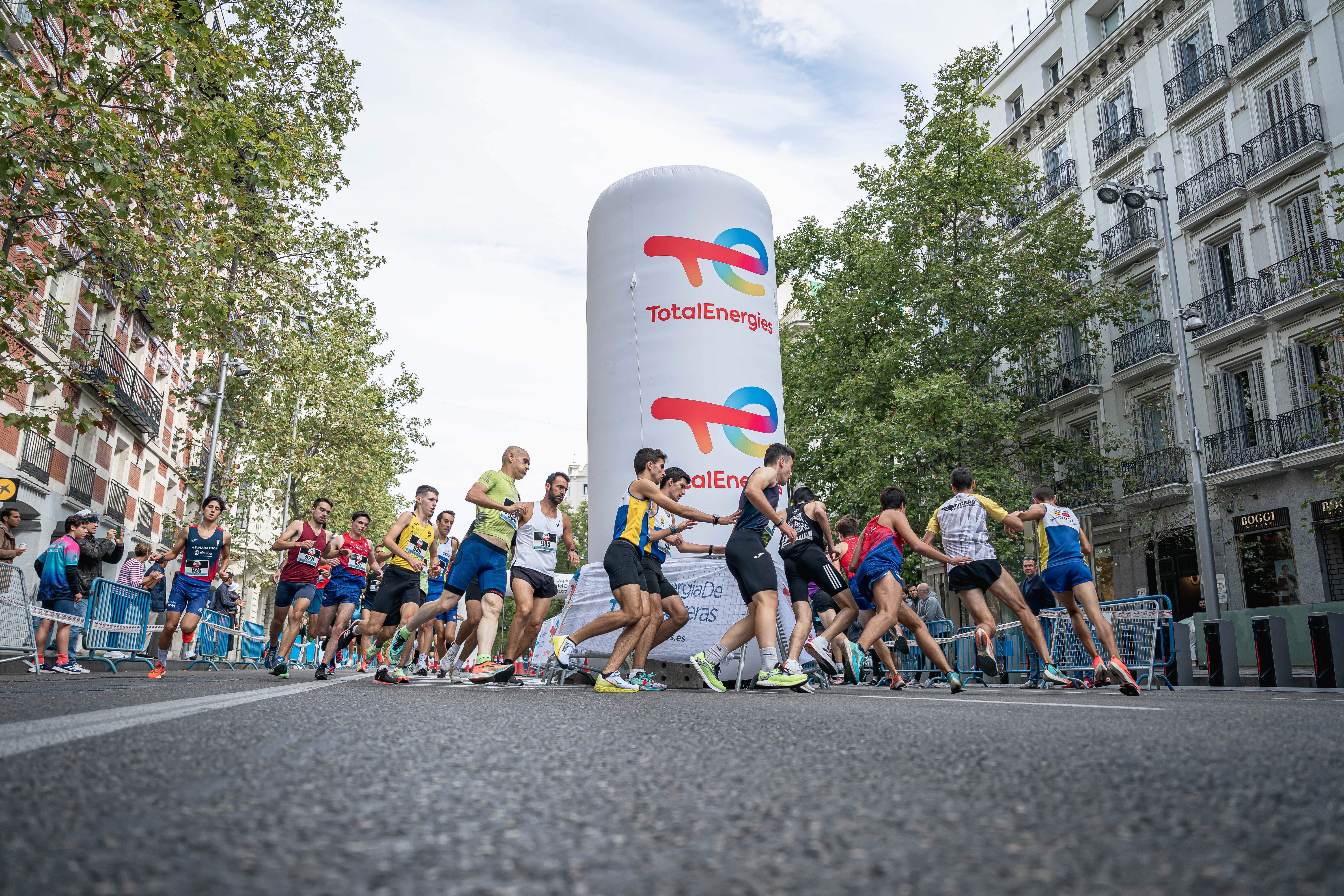 El próximo 24 de septiembre TotalEnergies Milla de Madrid regresará a la calle de Serrano para ofrecer 1609 metros a corredores de todos los niveles. VSM PHOTOEVENTS