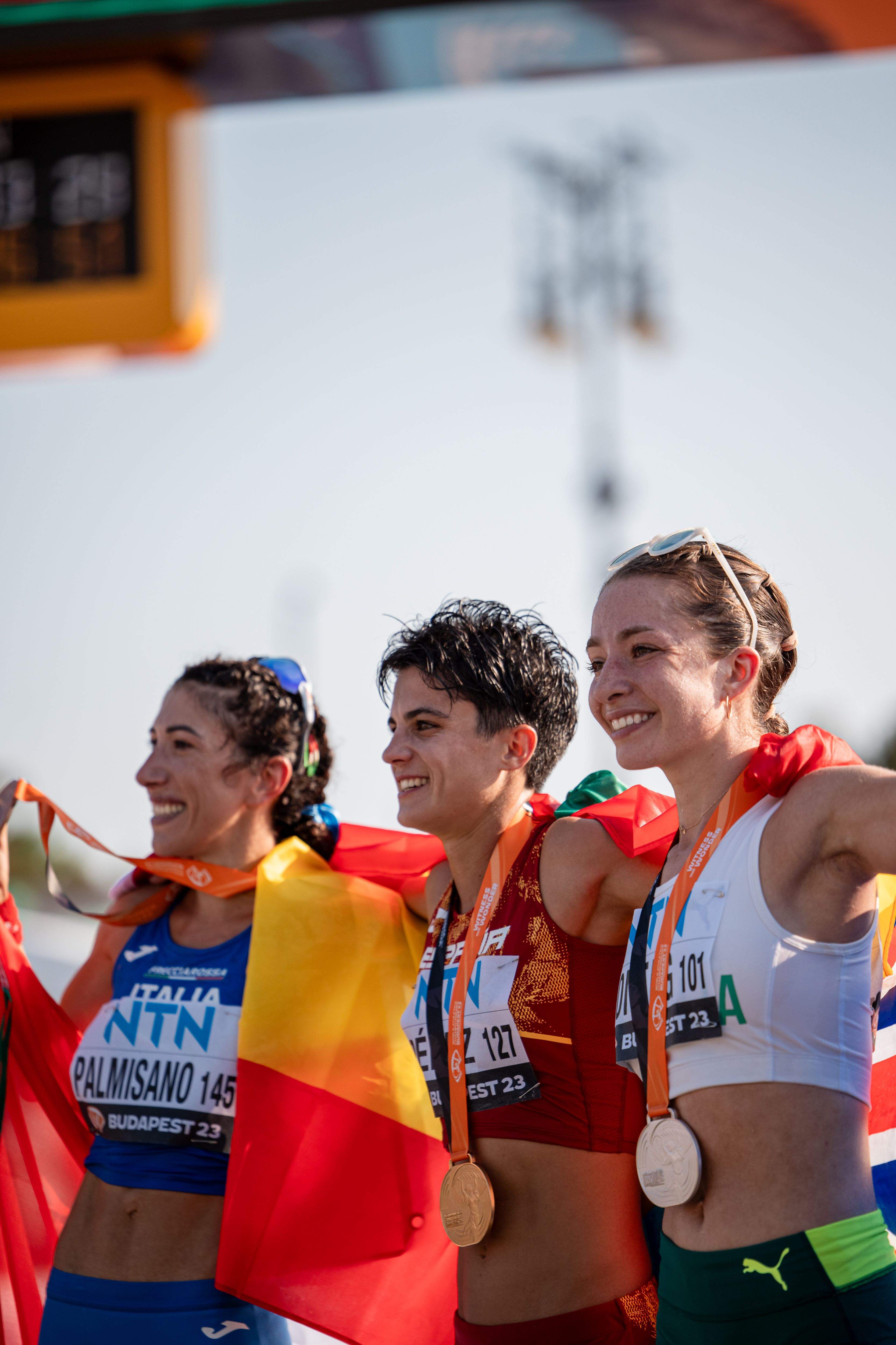 La granadina María Pérez se ha proclamado campeona del mundo de los 20 kilómetros marcha en Budapest 2023. (3)