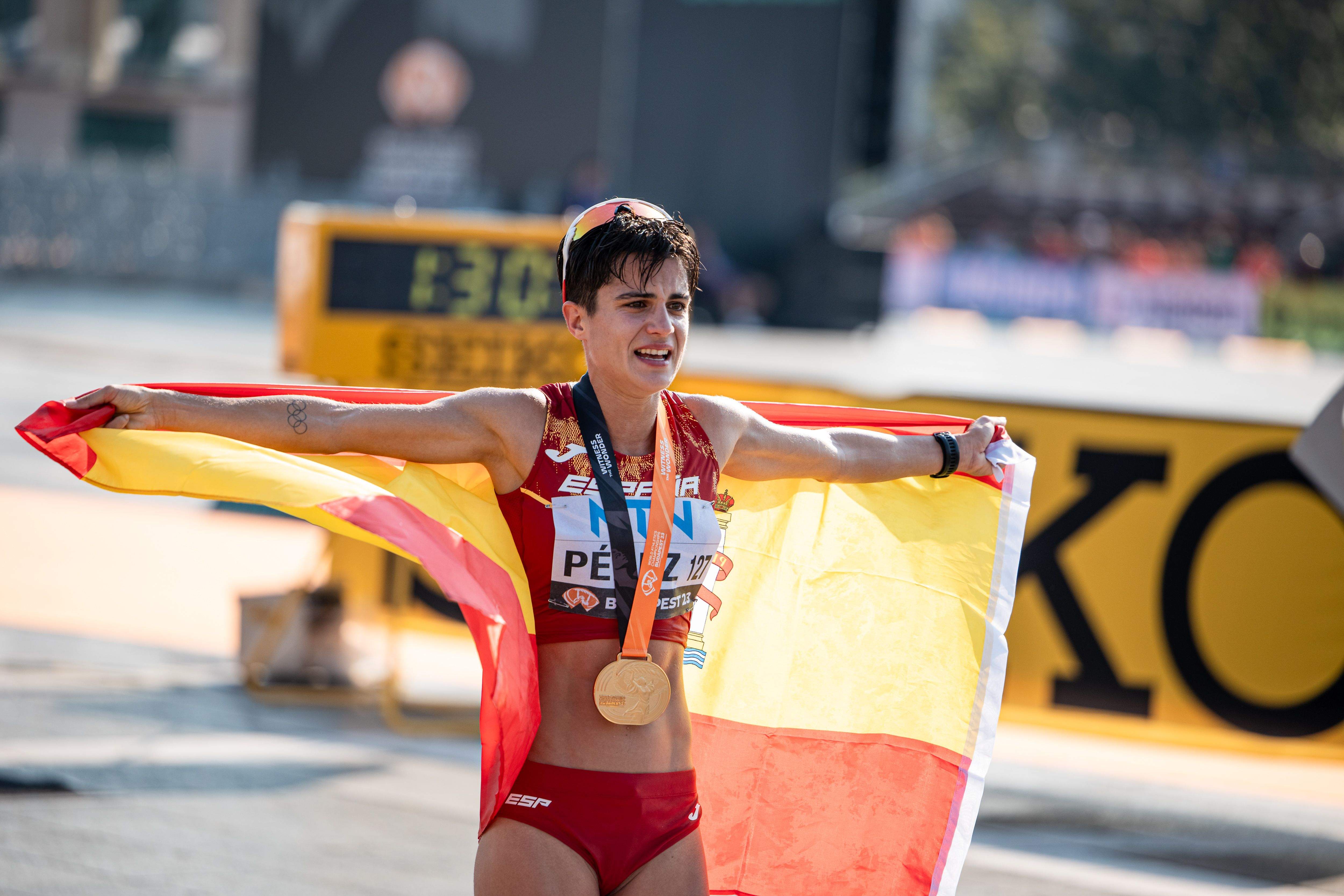 La granadina María Pérez al proclamarse campeona del mundo de los 20 kilómetros marcha en Budapest 2023. SPORTMEDIA.