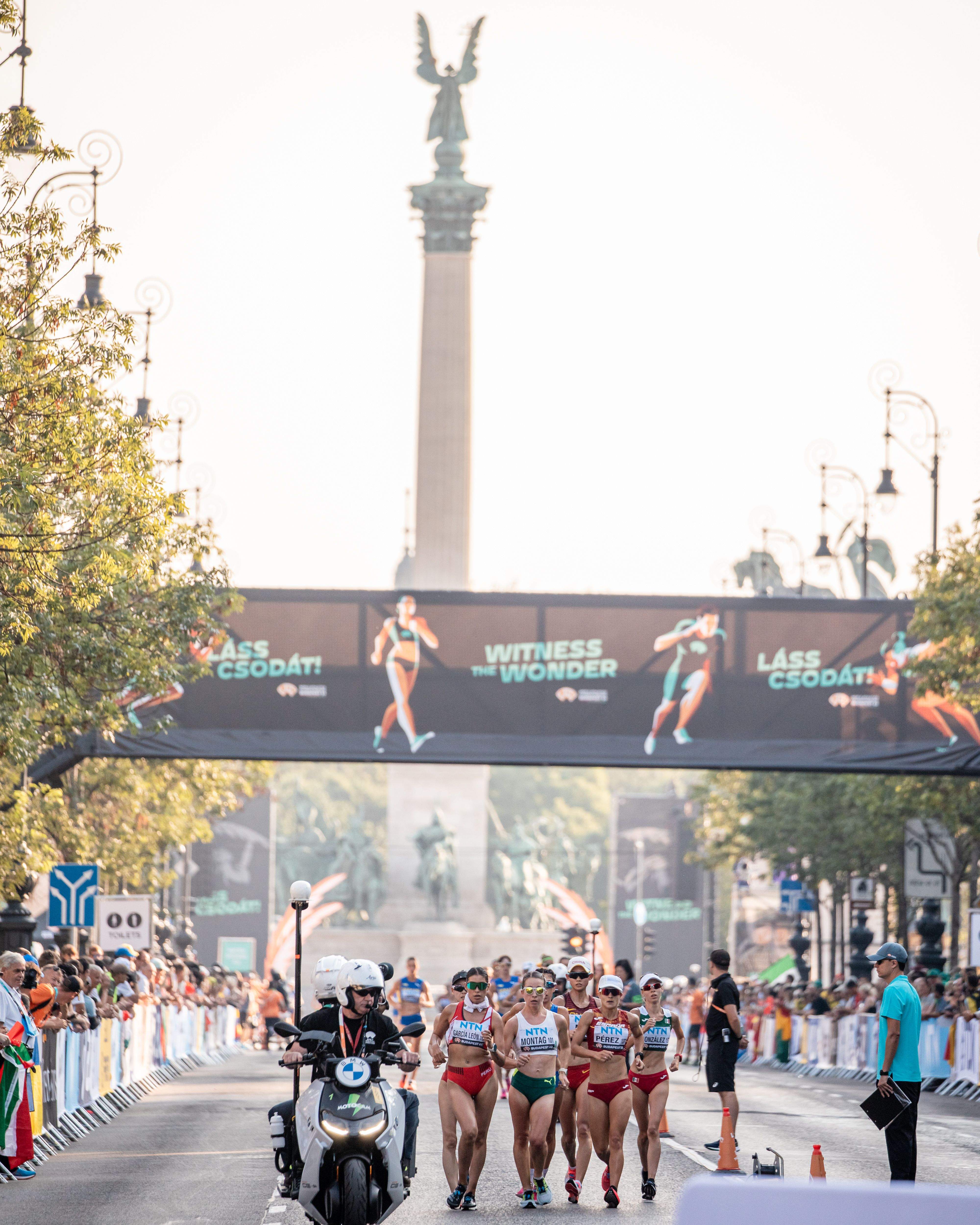 La granadina María Pérez se ha proclamado campeona del mundo de los 20 kilómetros marcha en Budapest 2023. (6)