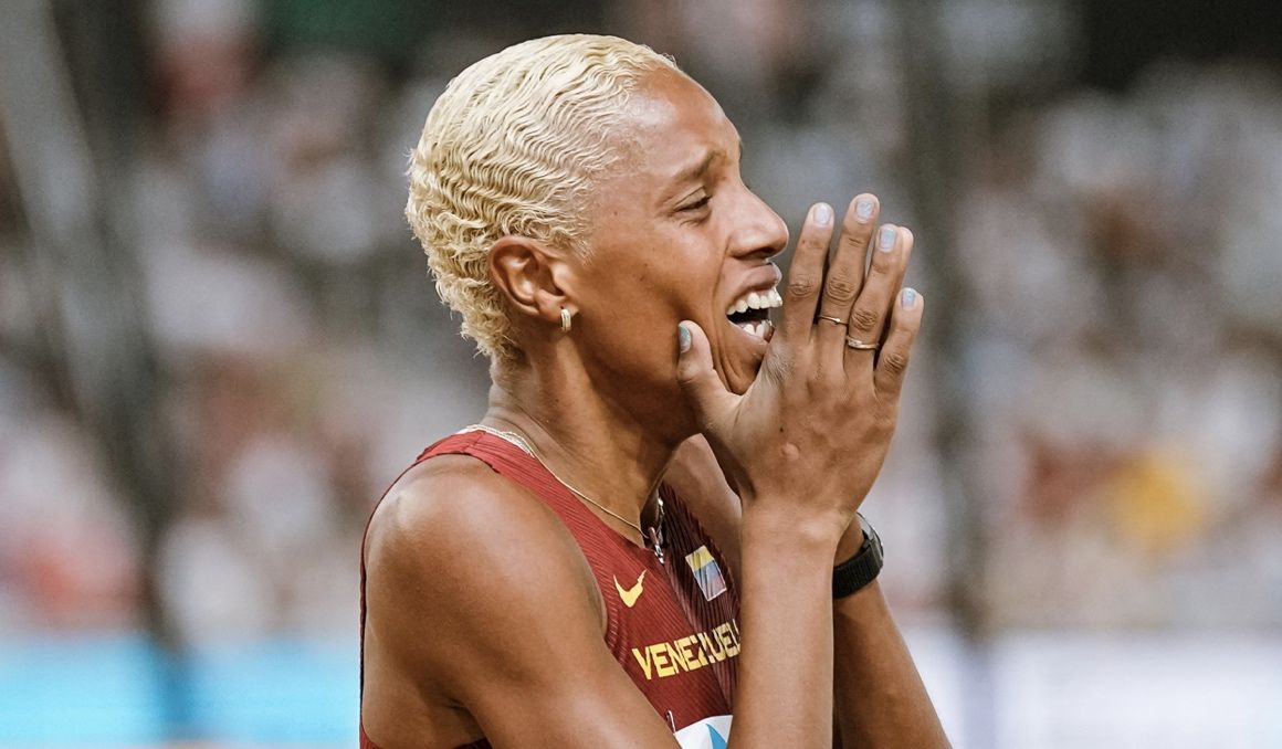 Yulimar Rojas, emocionada después de su título mundial en Budapest 2023. SPORTMEDIA. Yulimar Rojas, emocionada después de su título mundial en Budapest 2023. SPORTMEDIA.