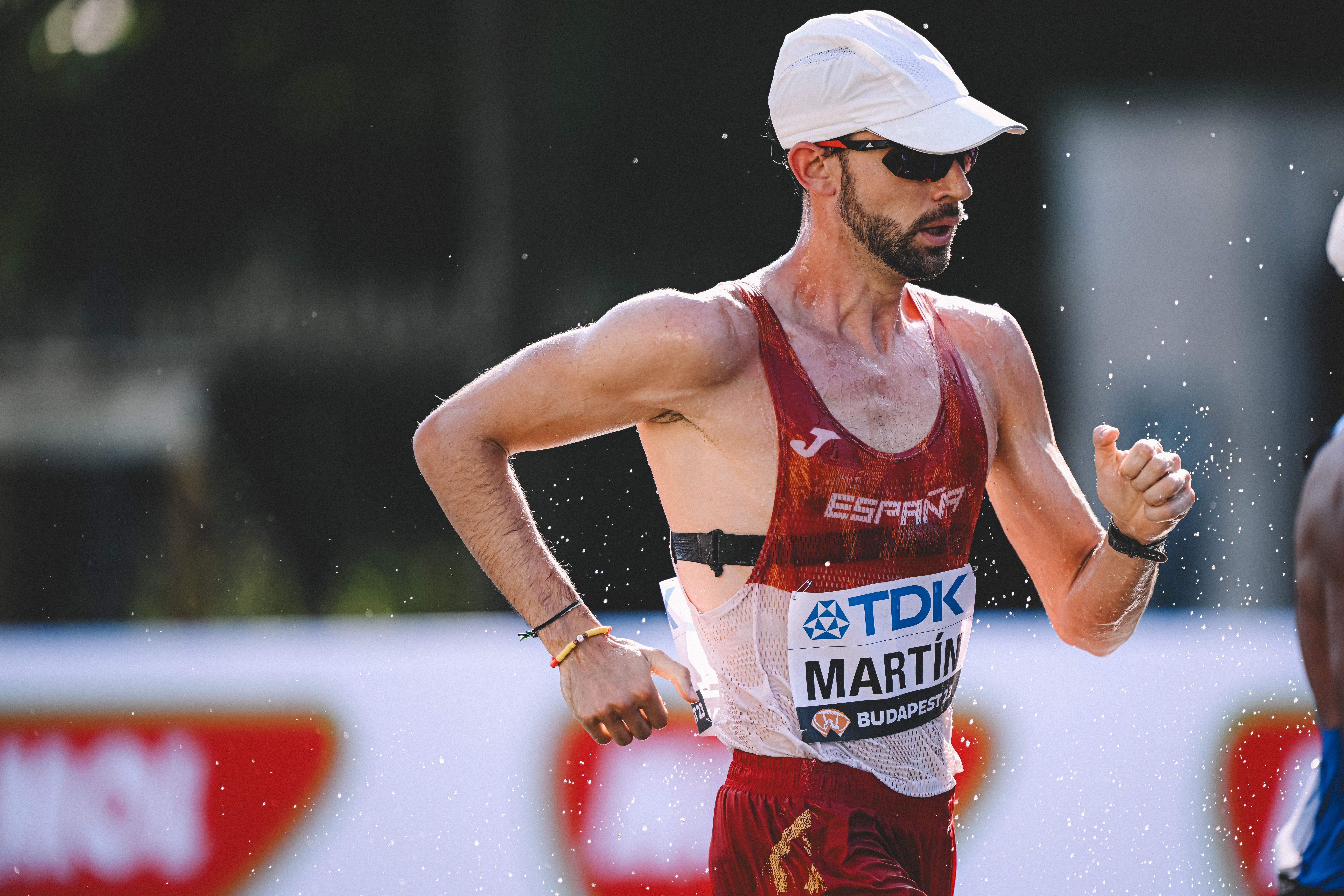 Álvaro Martín, doble campeón del mundo de marcha en Budapest 2023. FOTORUNNERS.