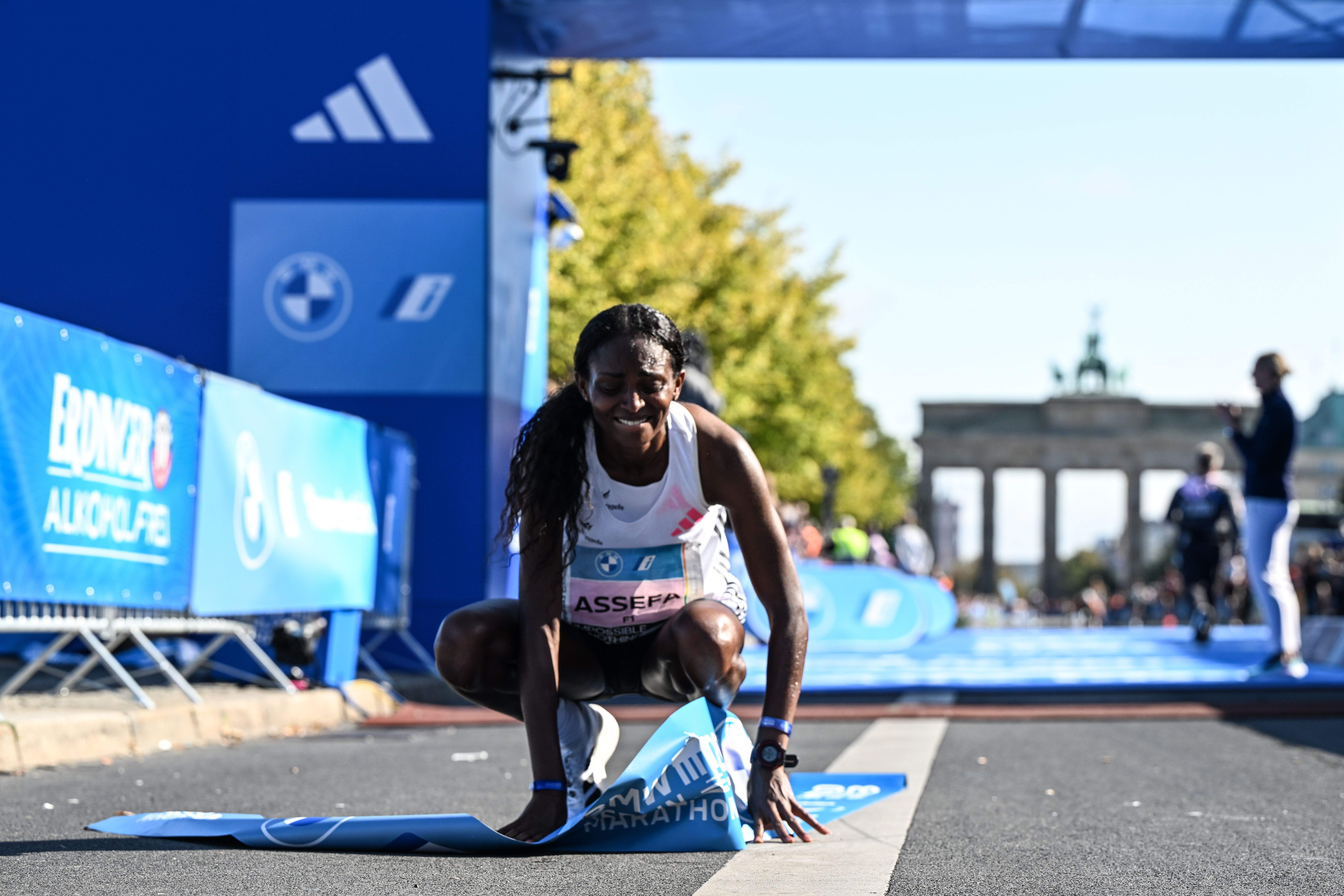 Tigist Assefa en el Maratón de Berlín, donde ha batido el récord del mundo. EFE.