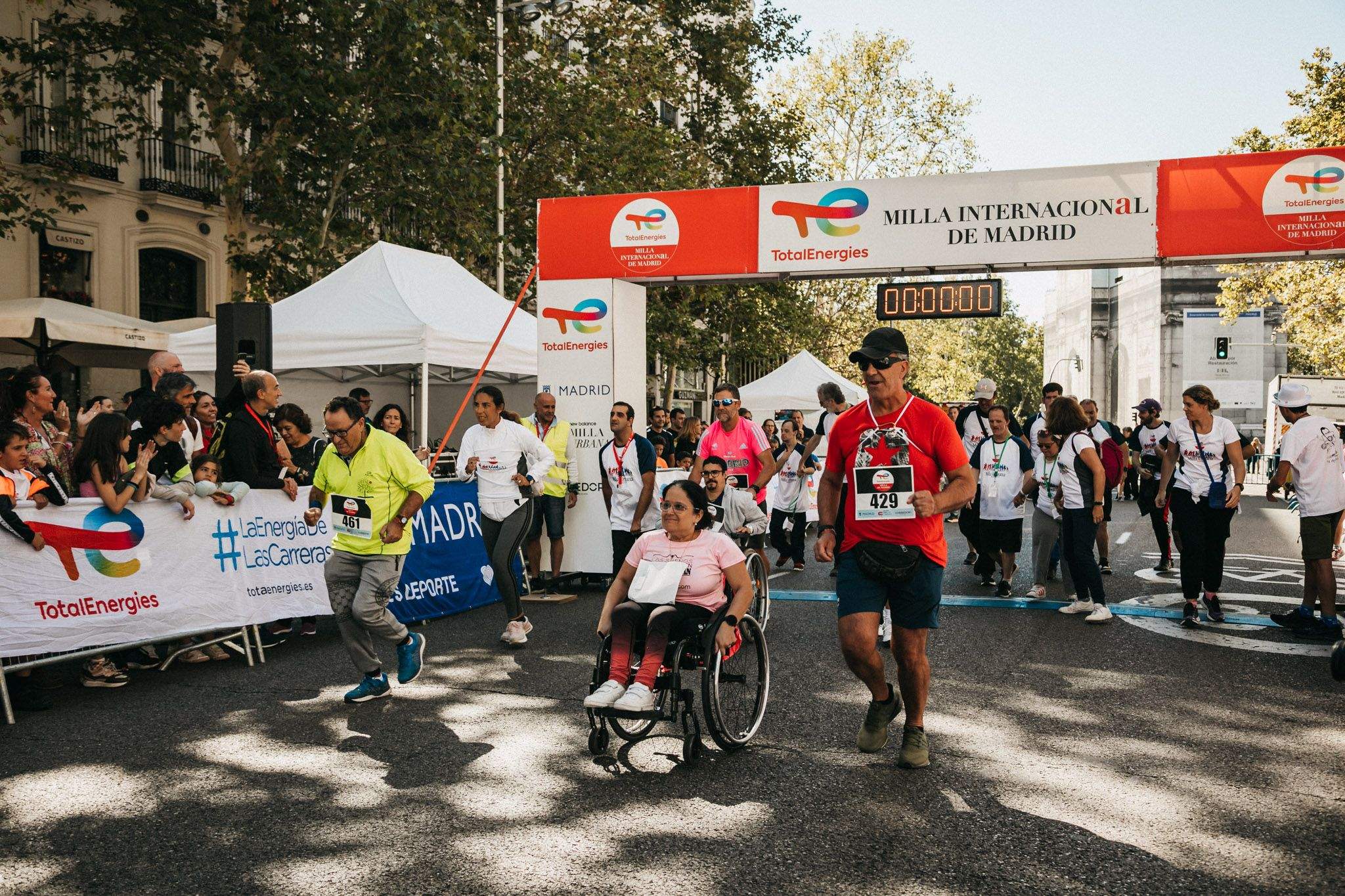 Las mejores fotos de la carrera inclusiva en la TotalEnergies Milla Internacional de Madrid 2023. (5)