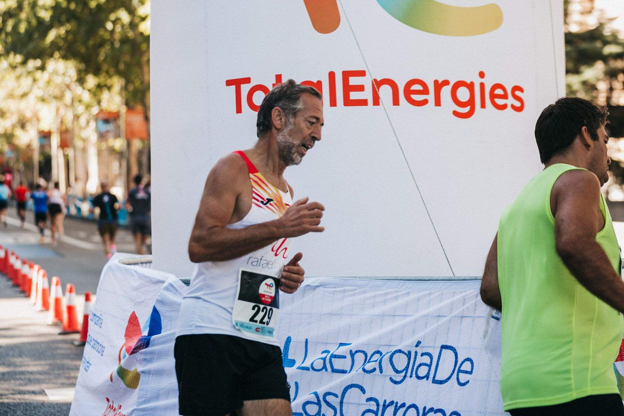 Las mejores fotos de las carreras populares en la TotalEnergies Milla de Madrid 2023. (76)