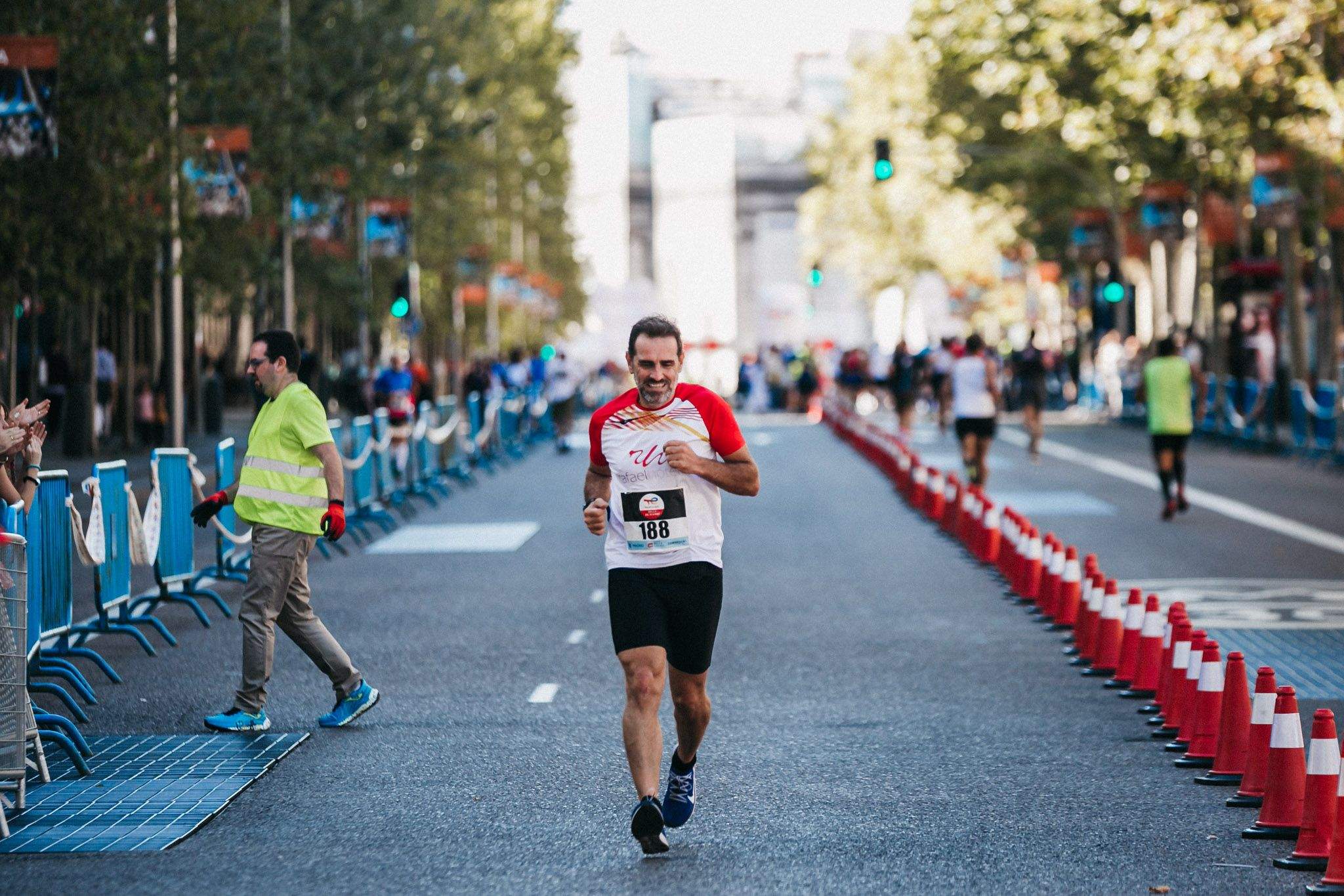Las mejores fotos de las carreras populares en la TotalEnergies Milla de Madrid 2023. (78)