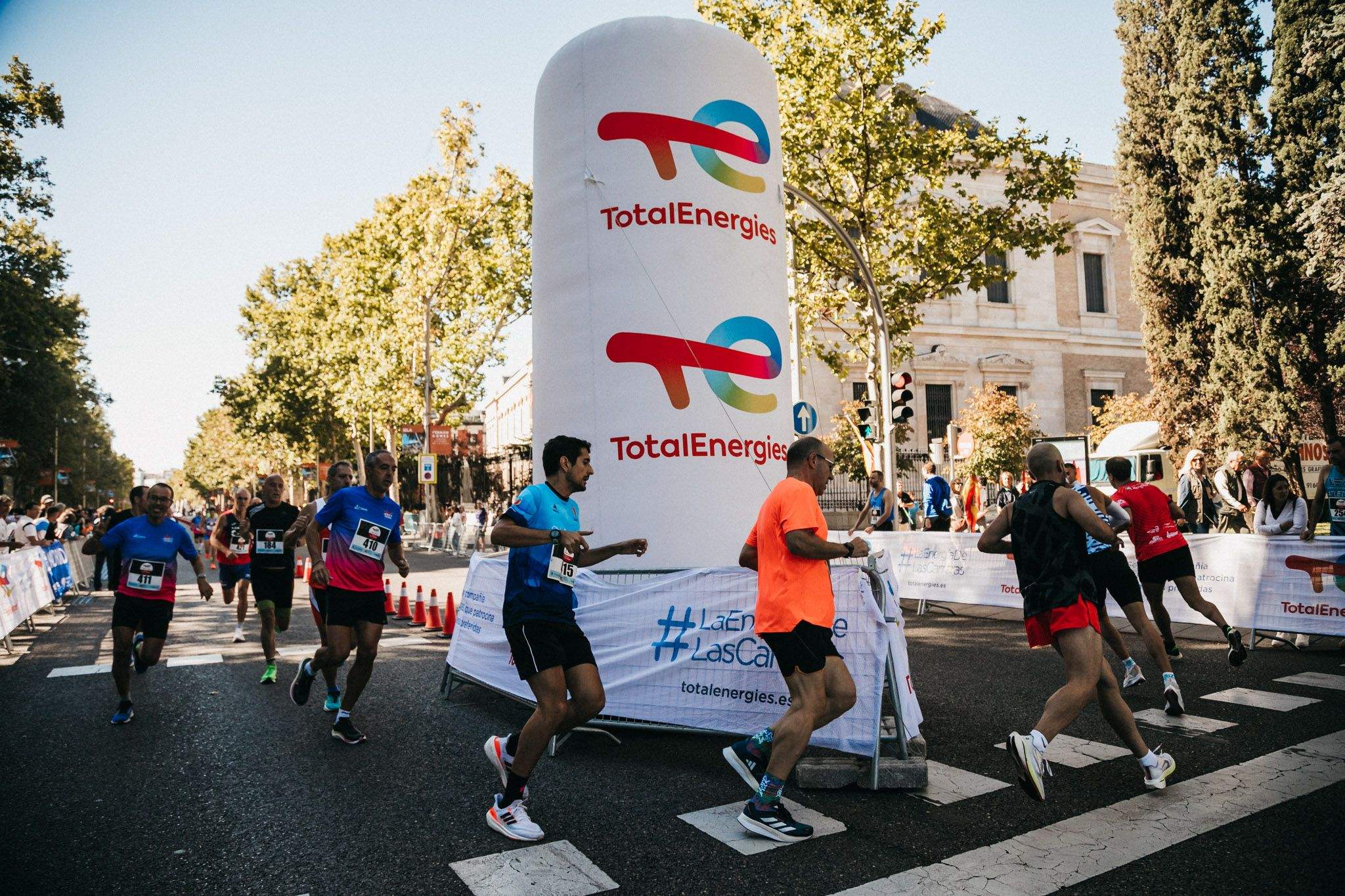 Las mejores fotos de las carreras populares en la TotalEnergies Milla de Madrid 2023. (92)