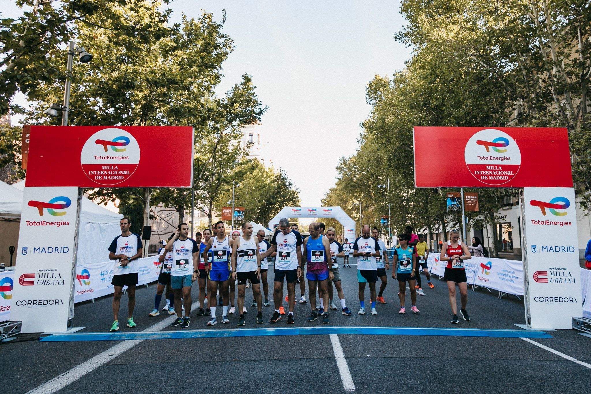 Las mejores fotos de las carreras populares en la TotalEnergies Milla Internacional de Madrid 2023. (161)