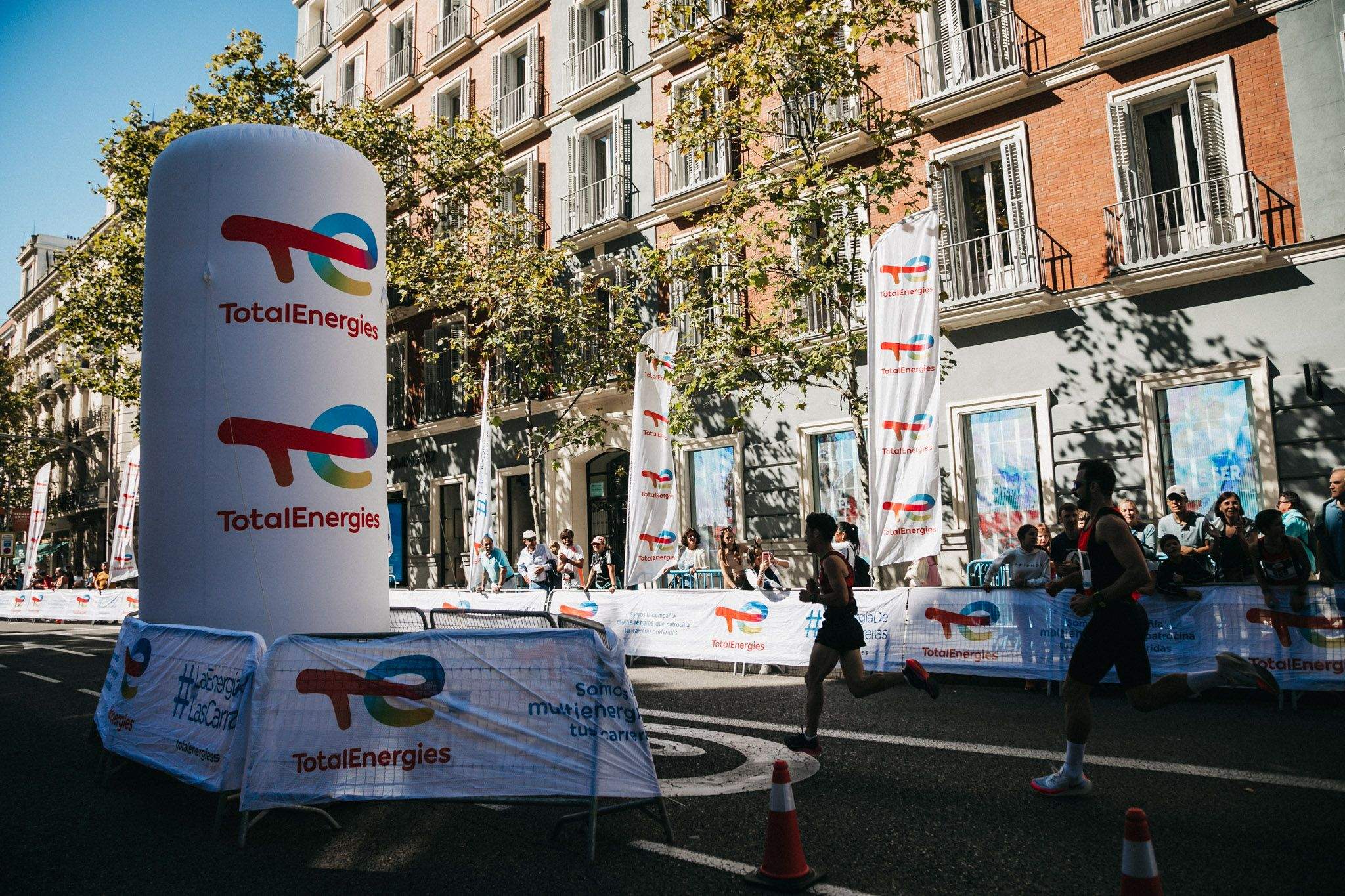 Las mejores fotos de las carreras populares en la TotalEnergies Milla de Madrid 2023. (209)
