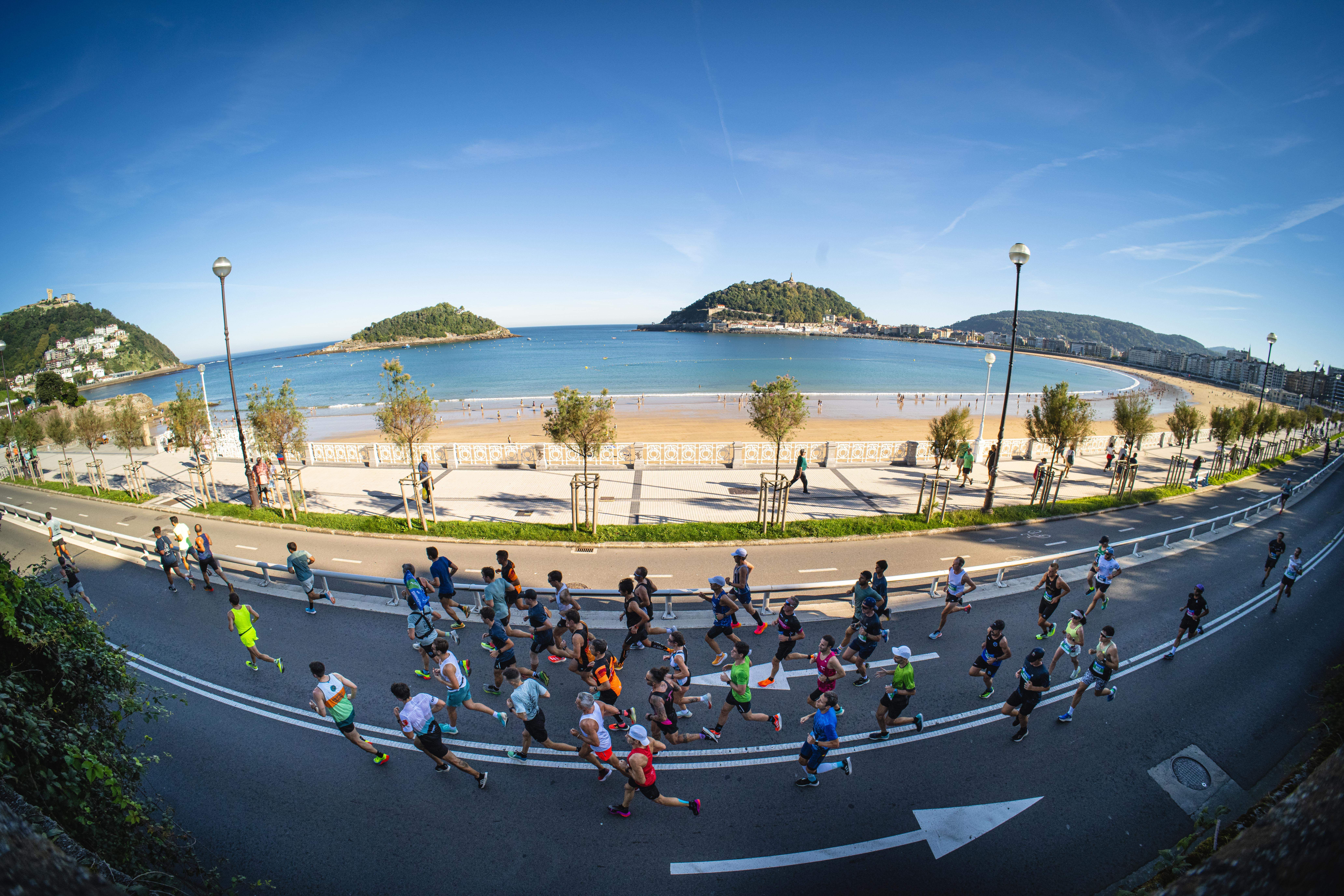 Correr en San Sebastián es un lujo para los sentidos. Imagen: Fotorunners / Félix Sánchez Correr en San Sebastián es un lujo para los sentidos. Imagen: Fotorunners / Félix Sánchez