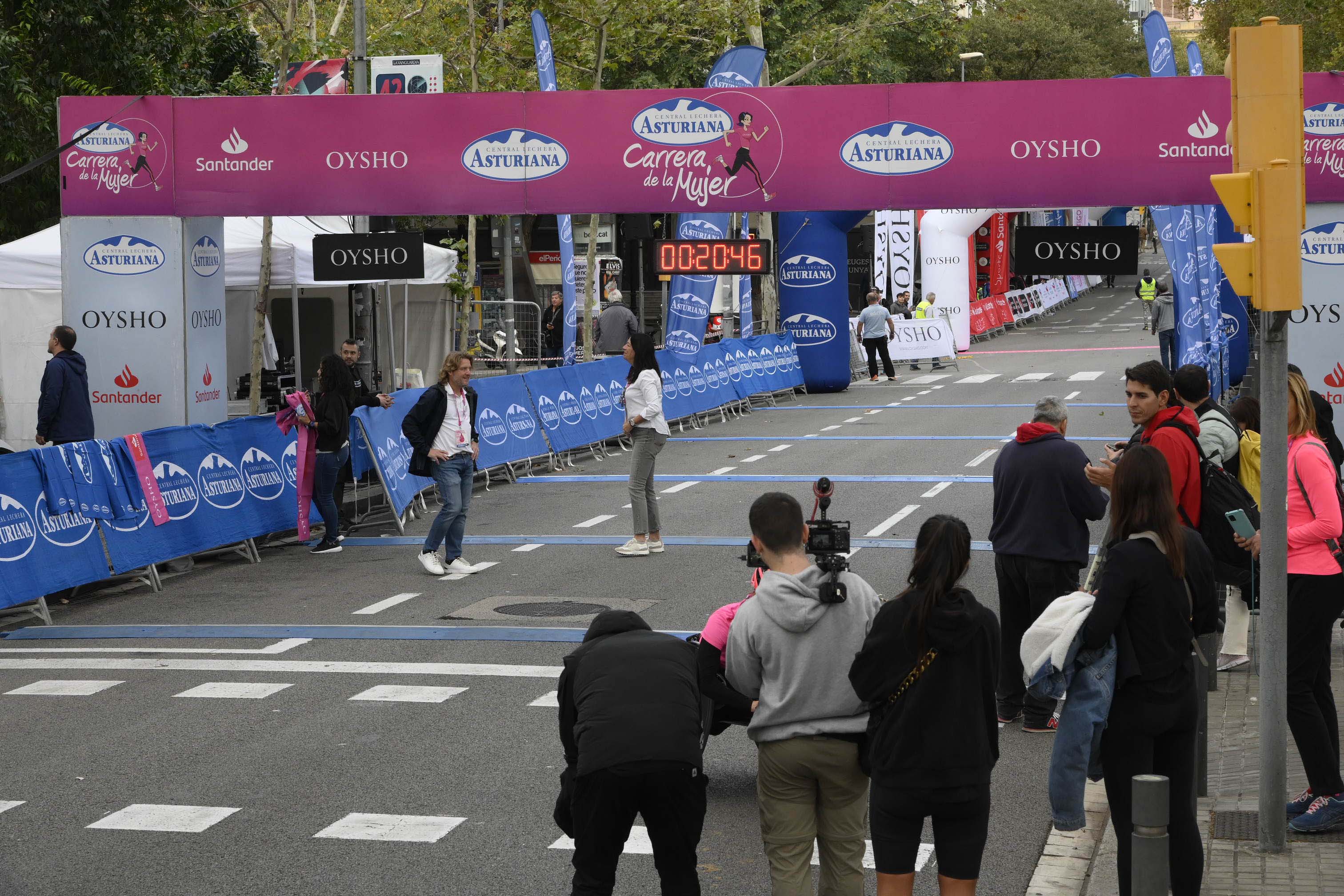 Las mejores fotos de la Carrera de la Mujer de Barcelona 2023. 3893