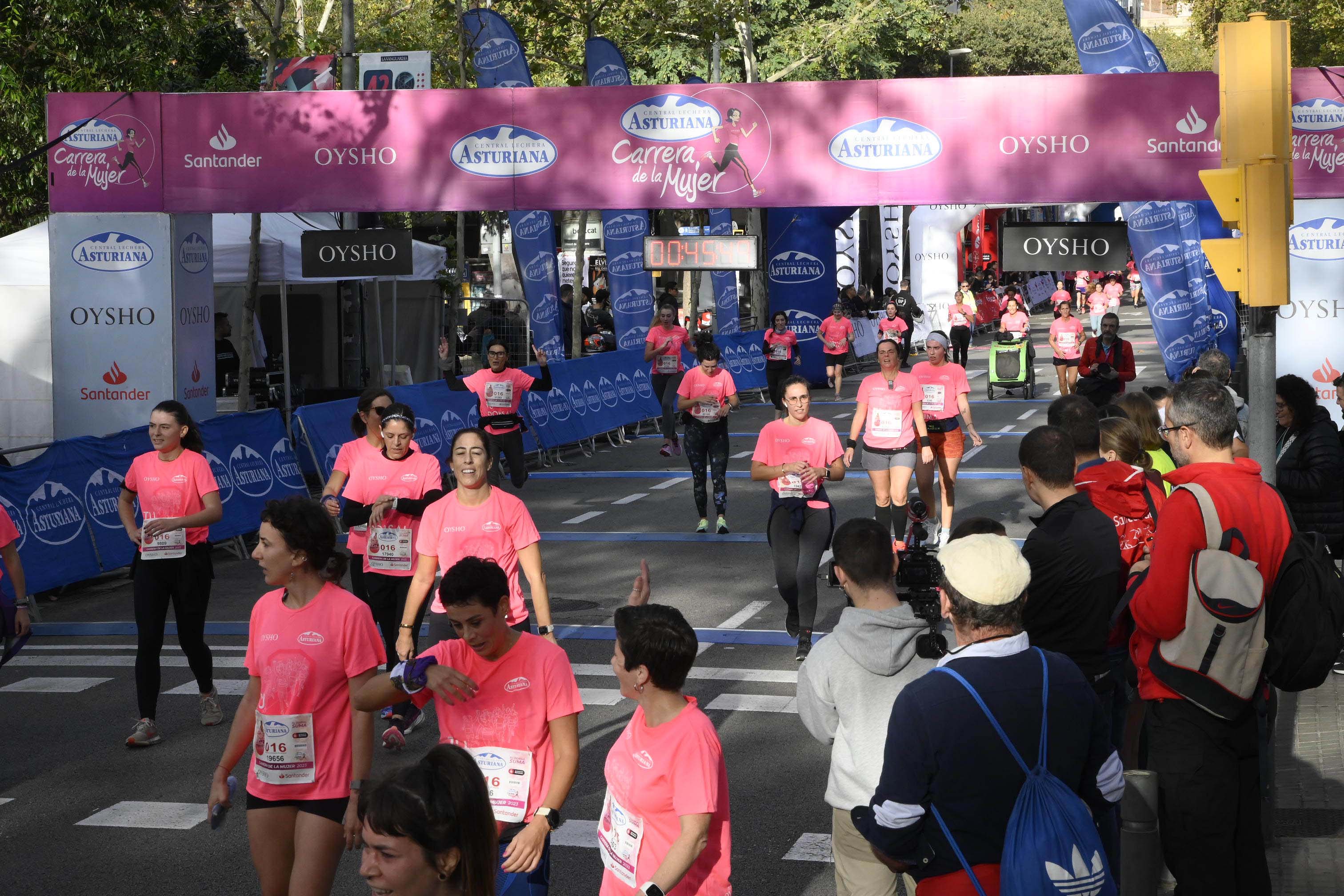 Las mejores fotos de la Carrera de la Mujer de Barcelona 2023. 4451