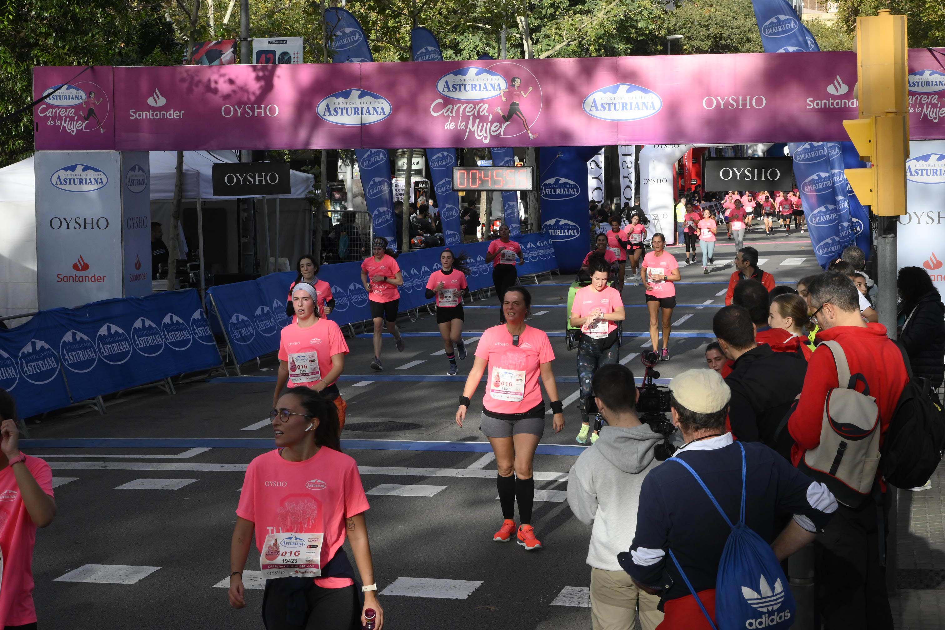 Las mejores fotos de la Carrera de la Mujer de Barcelona 2023. 4454