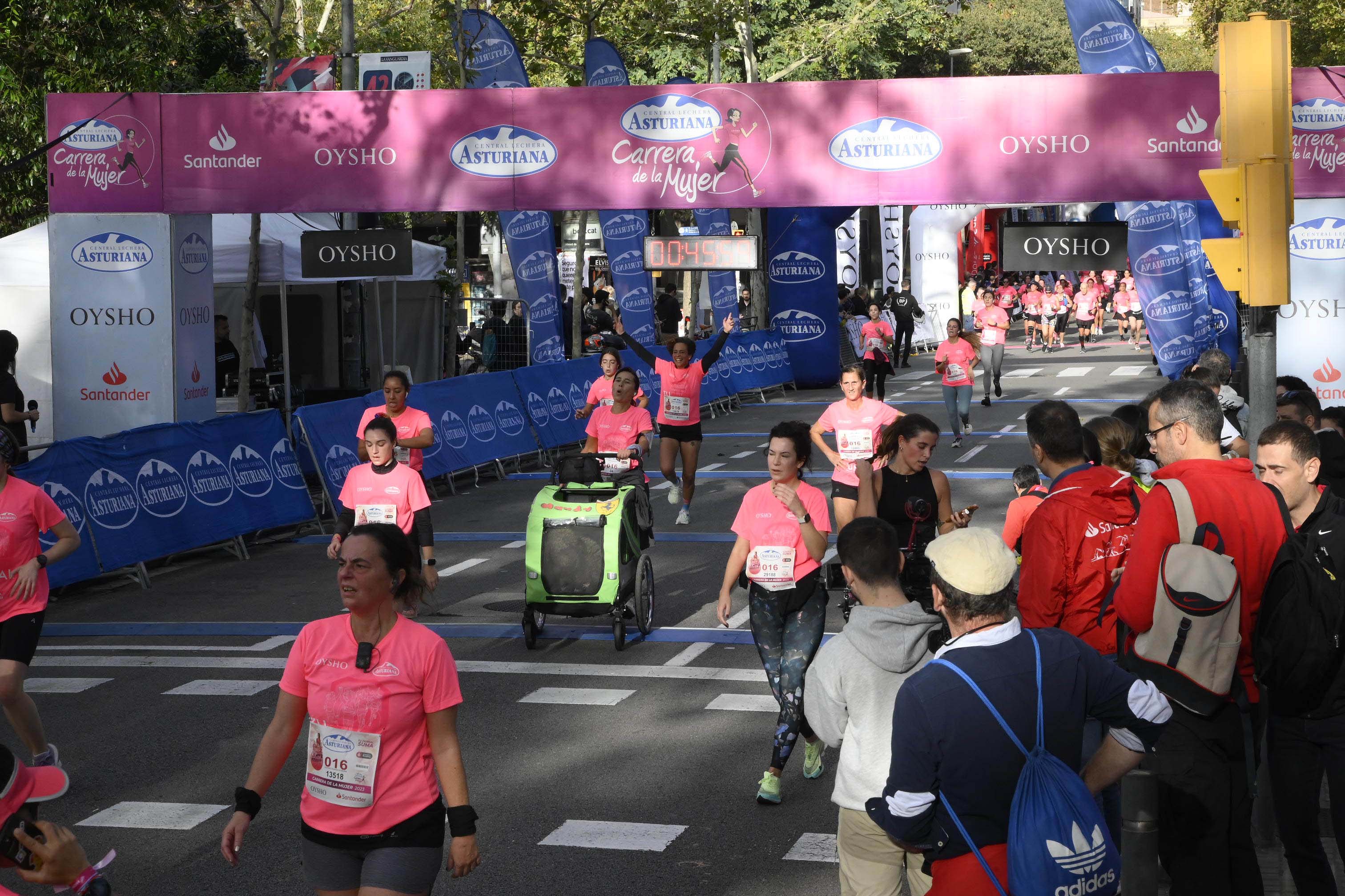 Las mejores fotos de la Carrera de la Mujer de Barcelona 2023. 4456